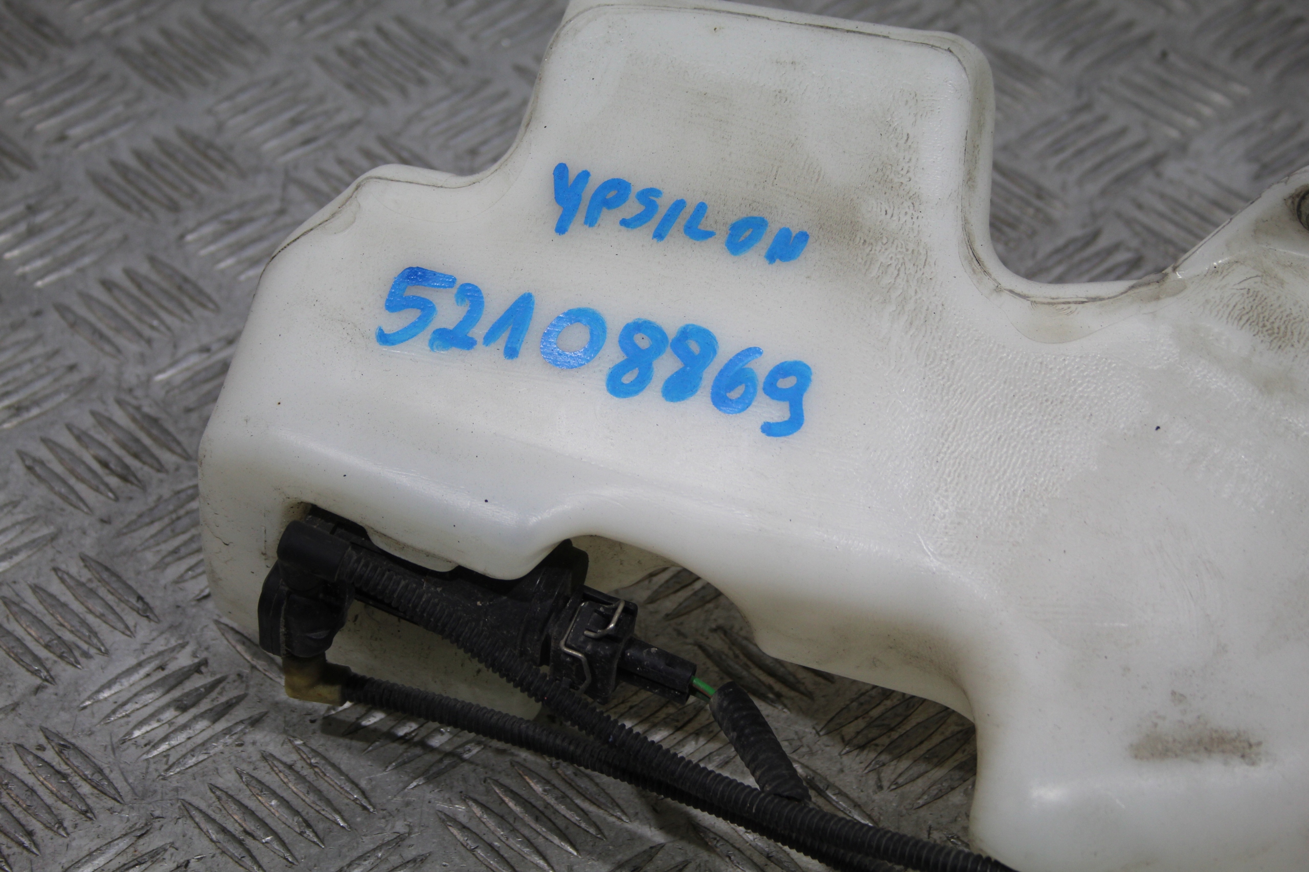 washer fluid tank LANCIA YPSILON III LIFT