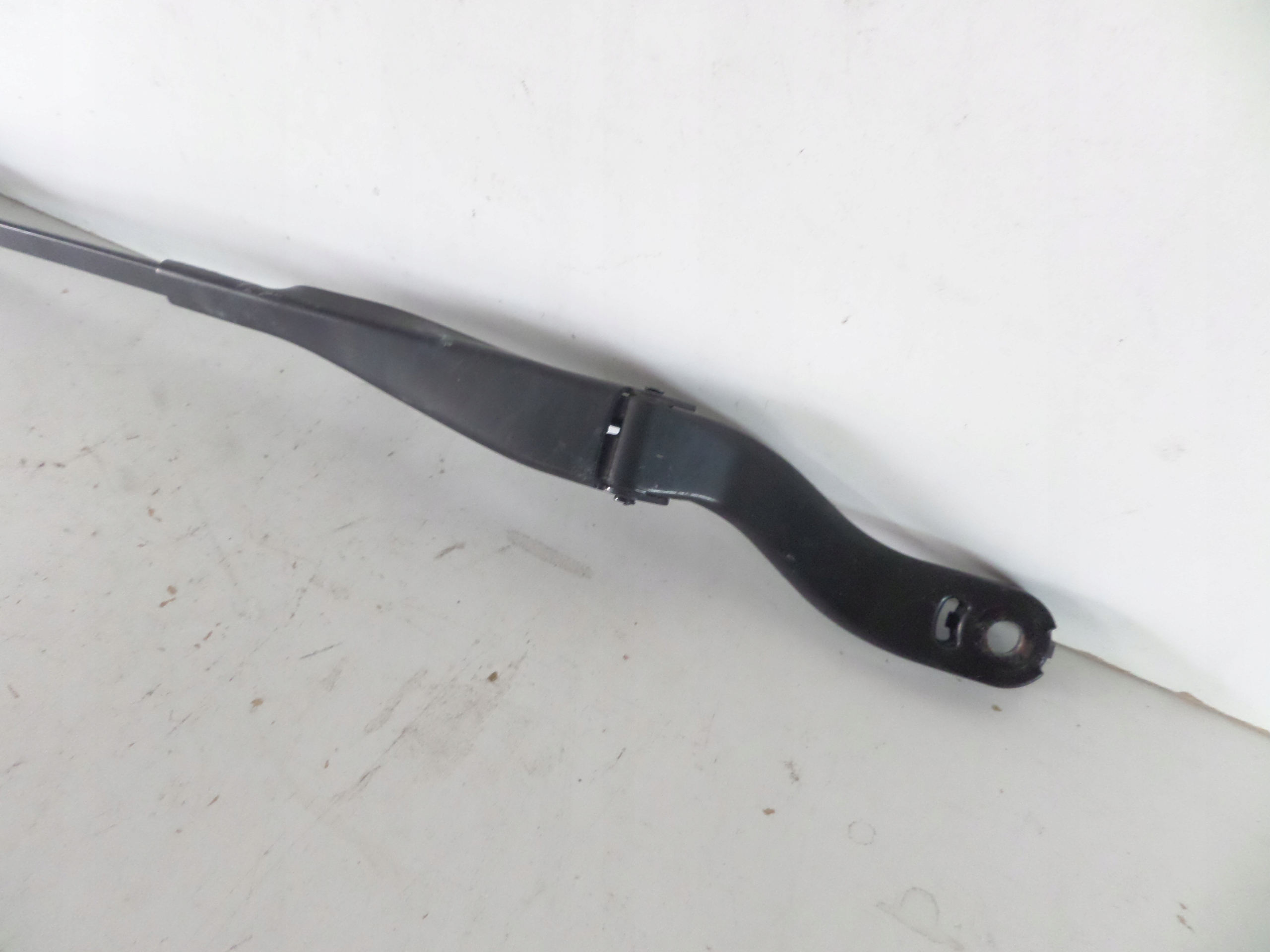 wiper arm front left MERCEDES W211 02