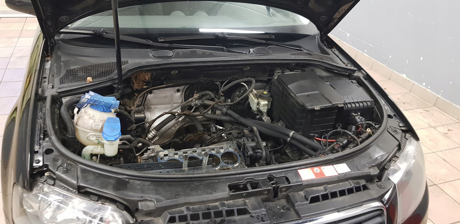 УПЛОТНИТЕЛЬ ОТСЕКА ДВИГАТЕЛЯ УПЛОТНИТЕЛЬ ПОД ВЕТРОВИМ СТЕКЛОМ AUDI A3p 2003-2005