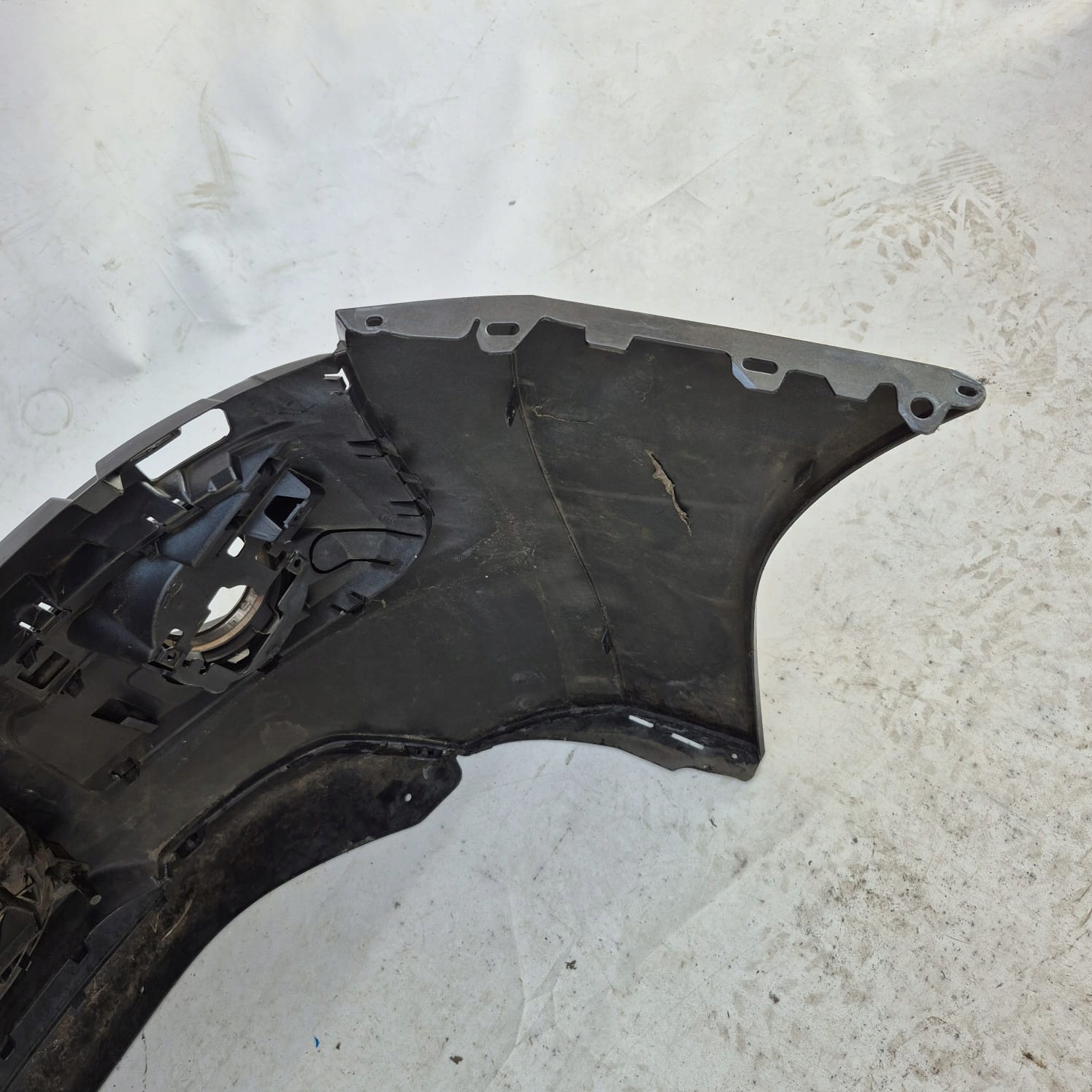 PEUGEOT 3008 and 1 09-13 bumper front front