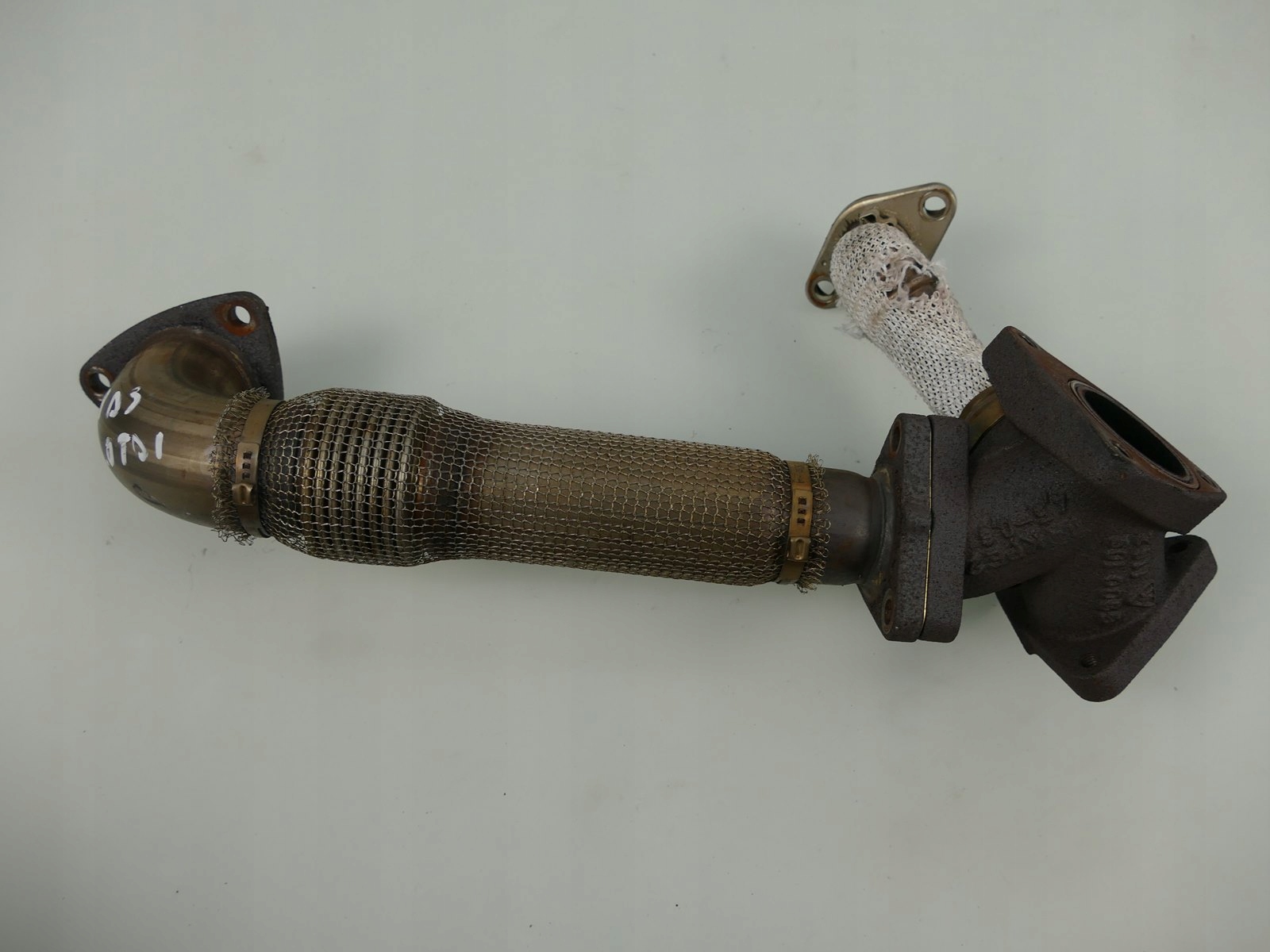 AUDI A8 D3 3.0 TDI pipe of an exhaust header pipe EGR
