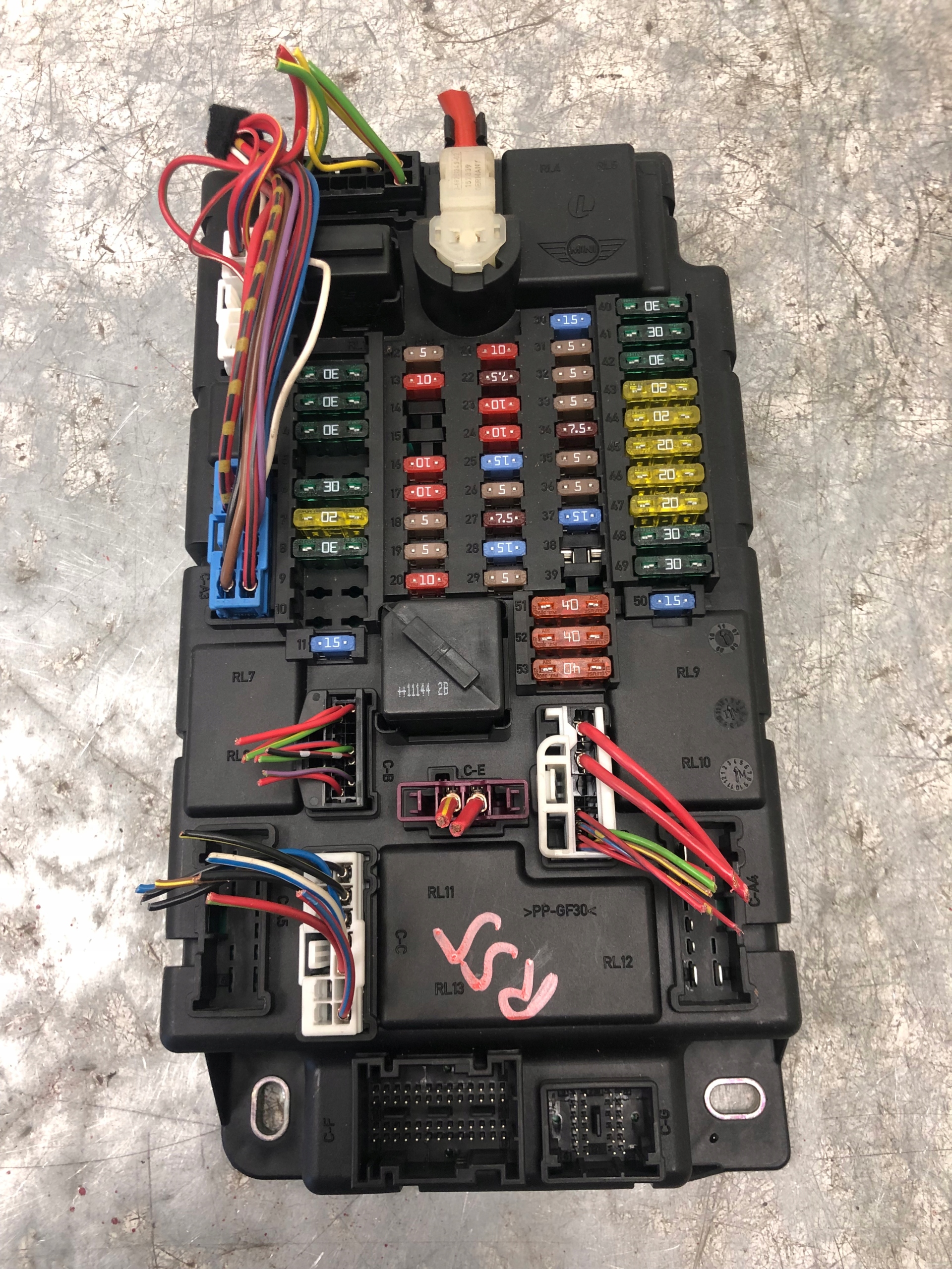 SKRZYNKA BEZPIECZNIKÓW MINI R55 3455437 Numer katalogowy części 3455437