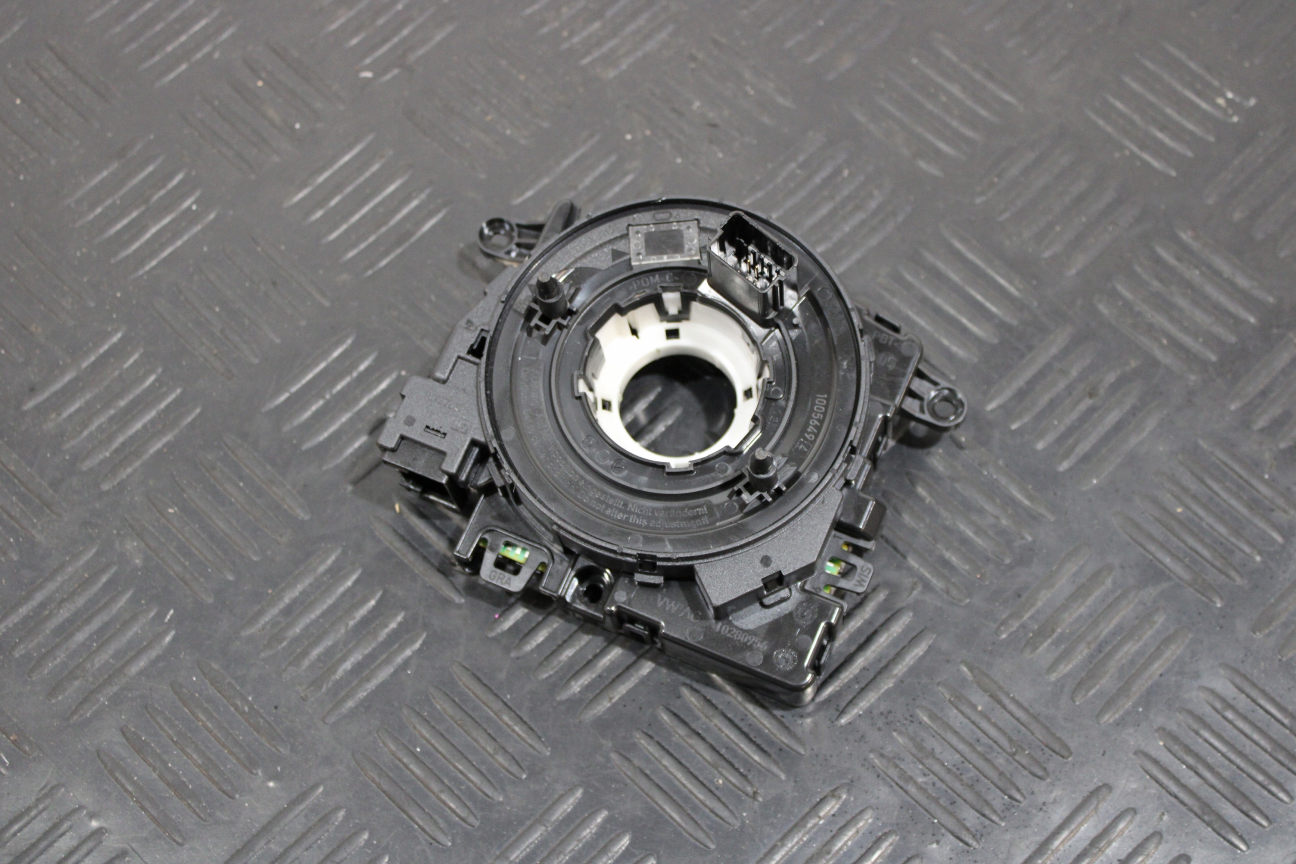 ring below steering wheel, 5Q1953549D SKODA OCTAVIA IV 4 5E3 5E7