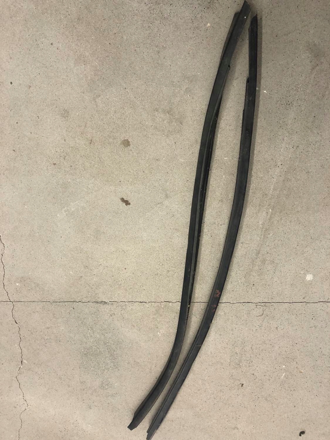 CHEVROLET CORVETTE C6 05-13 uszczelka drzwi