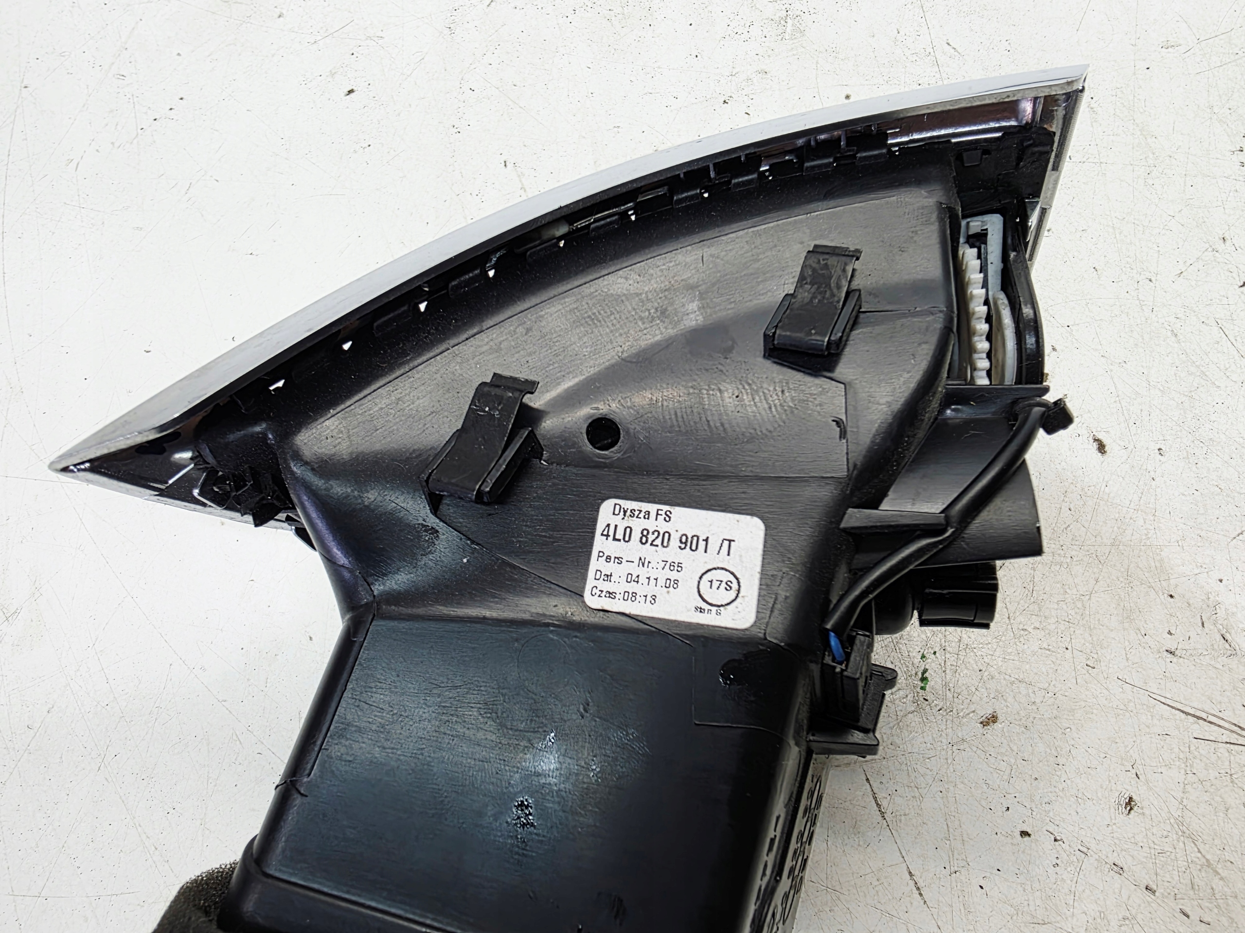 grid air conditioning devices left AUDI Q7 4L 4L0820901