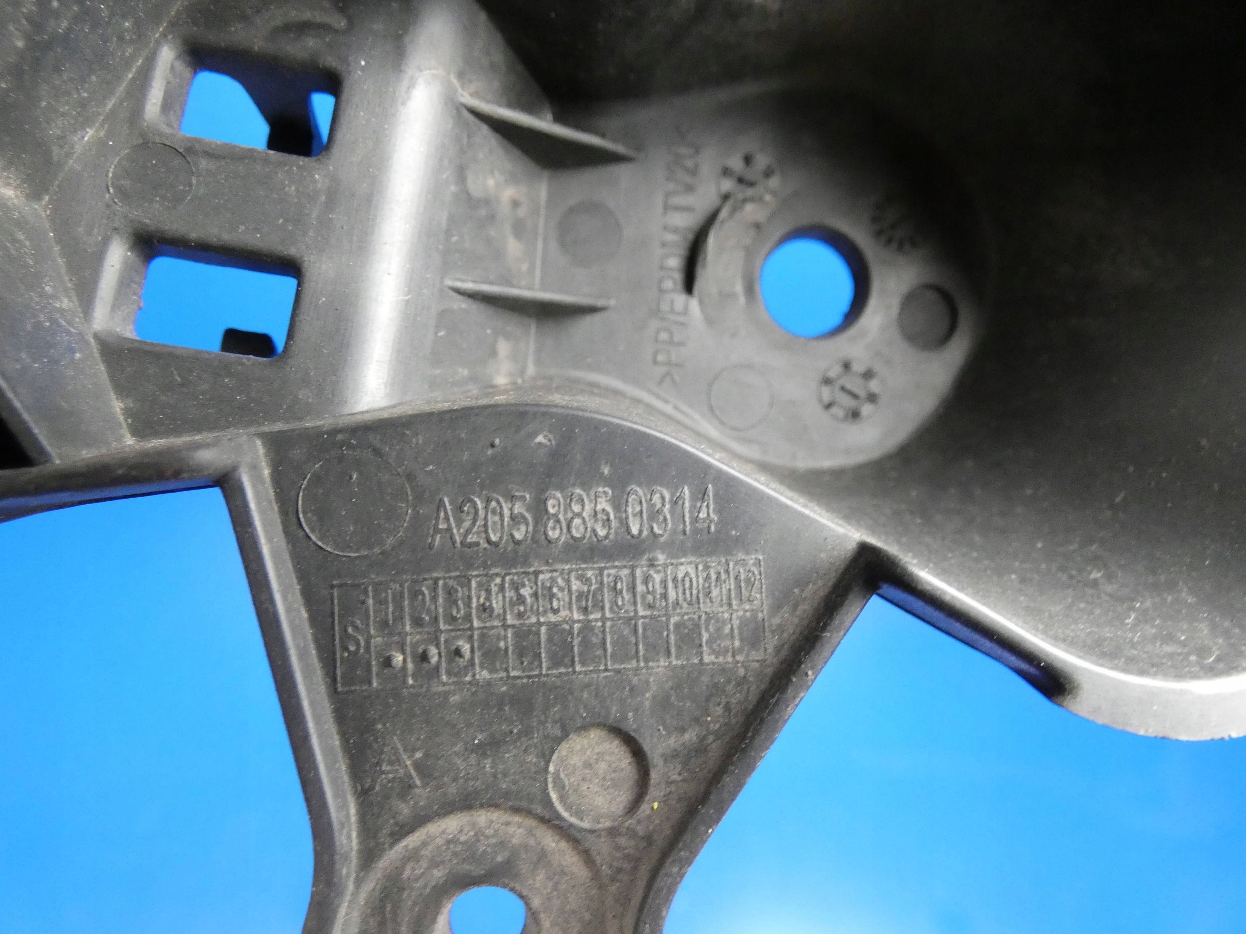 MERCEDES C W205 bumper bracket holder bracket console left rear part sedan