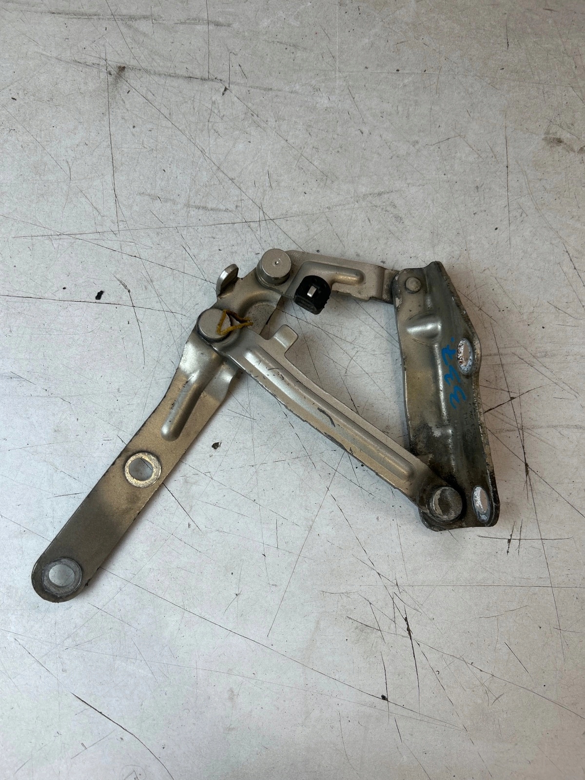hinge bonnets front front right Volkswagen T5