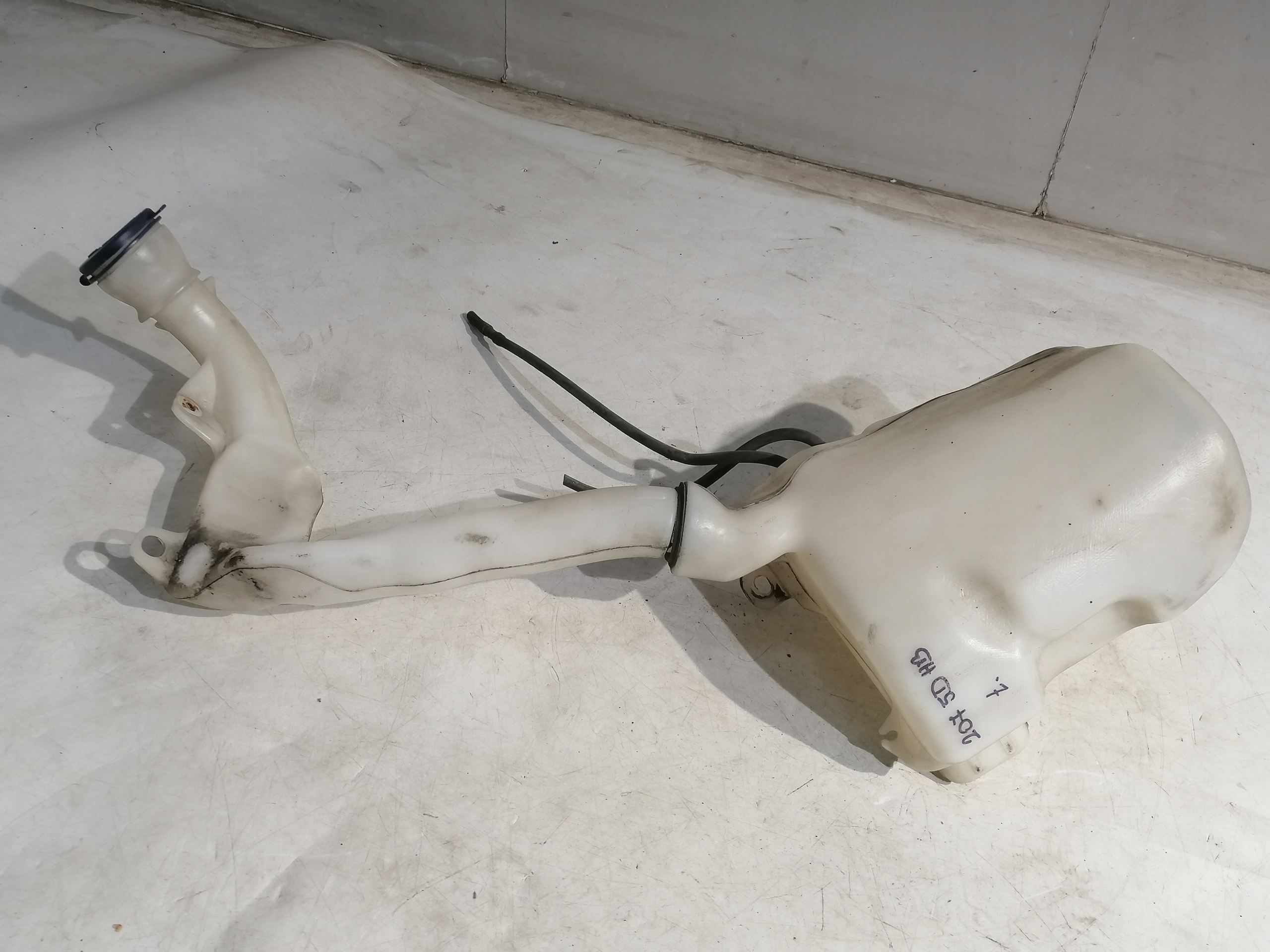 Peugeot 207 HB tank washer fluid tank