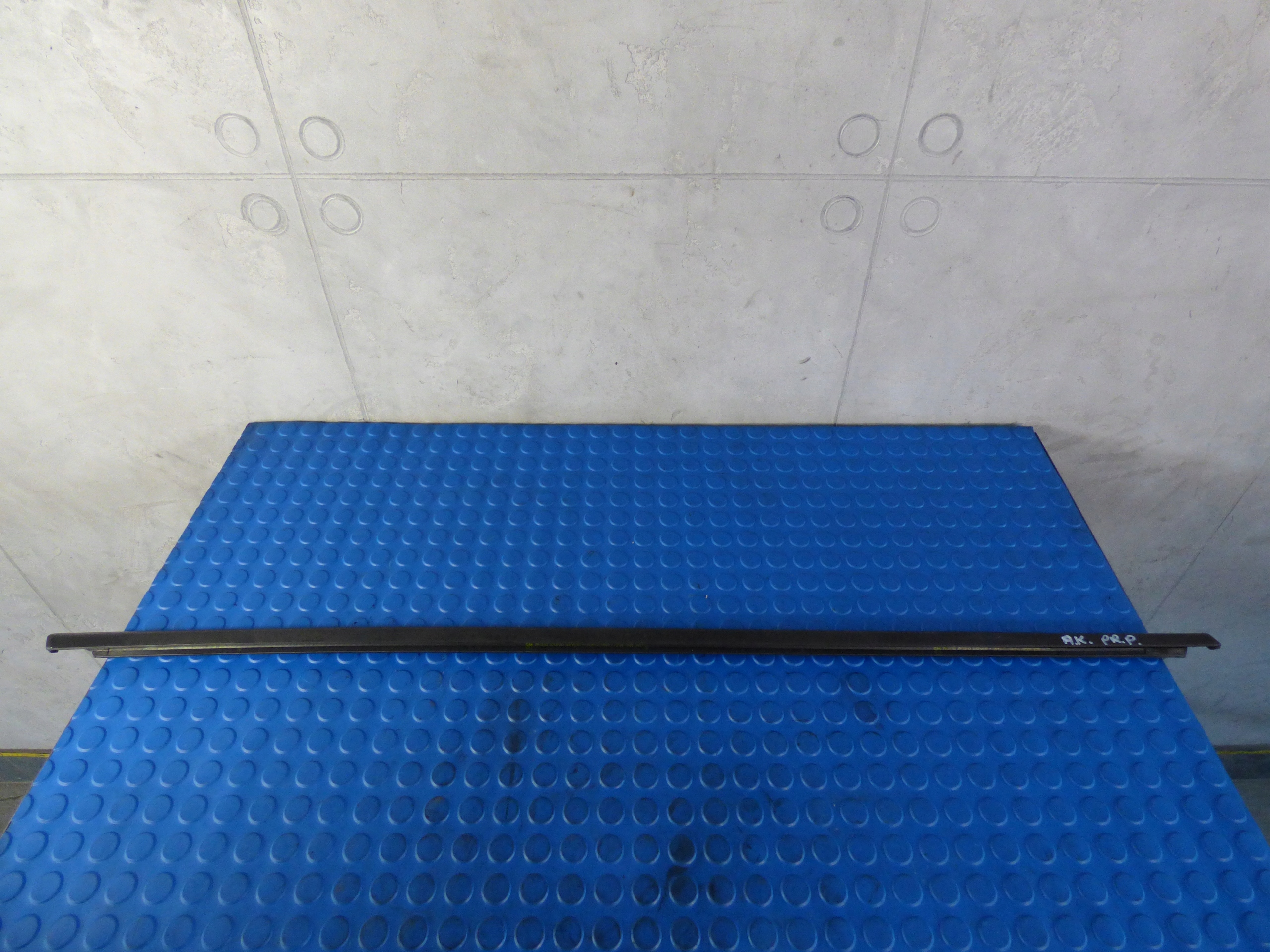 moulding dust parapet right front ASTRA K V
