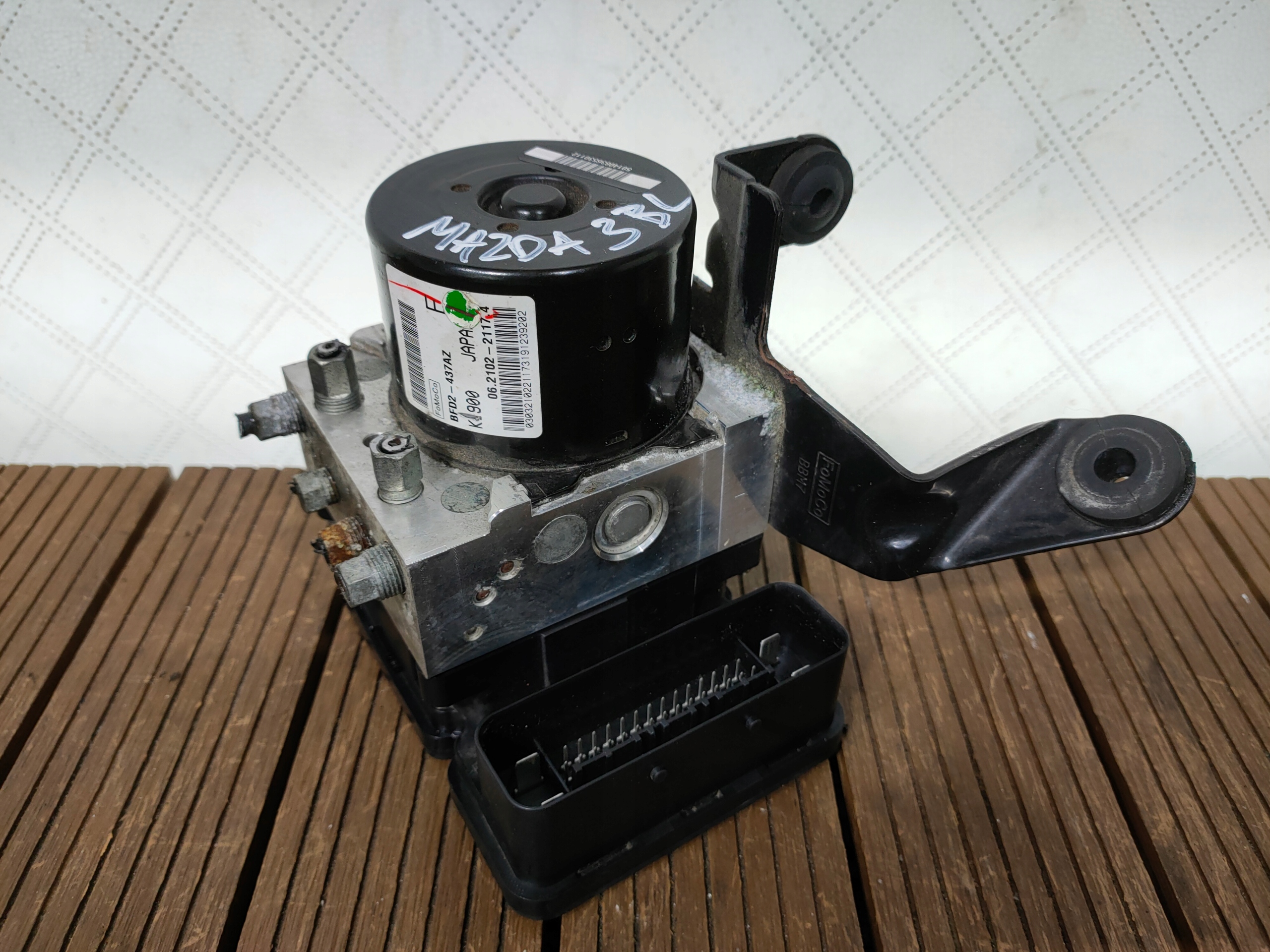 MAZDA 3 BL 09-13 2.2 CITD MZR-CD brake booster ABS control unit BFD2-437AZ
