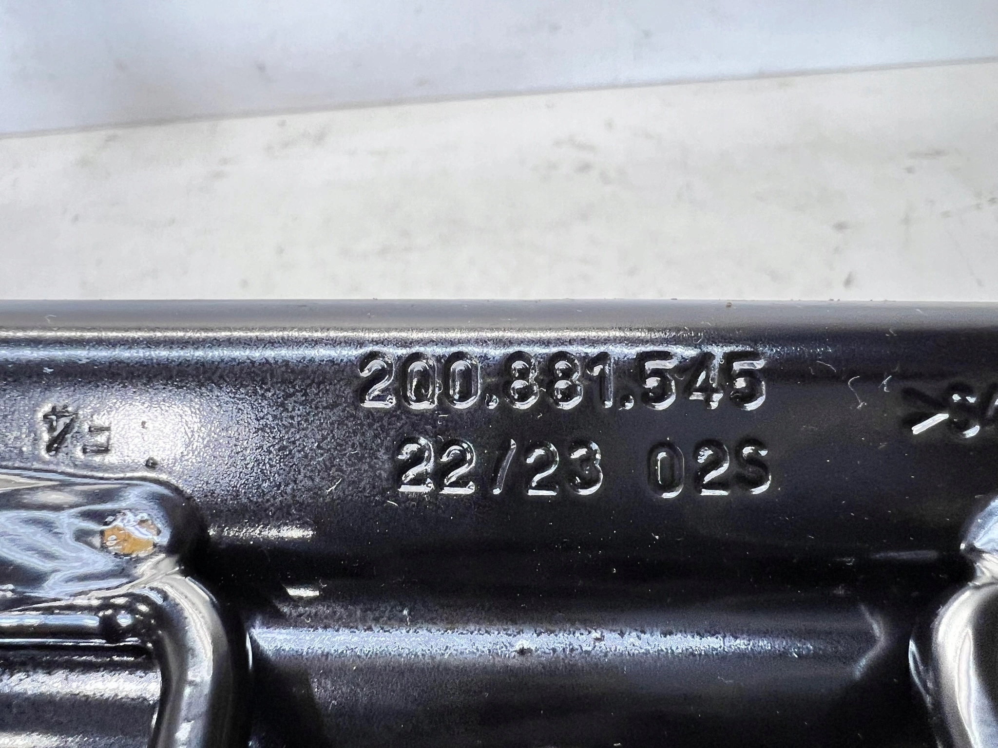 Halter ISOFIX AUDI Q4 E-TRON 2Q0881545