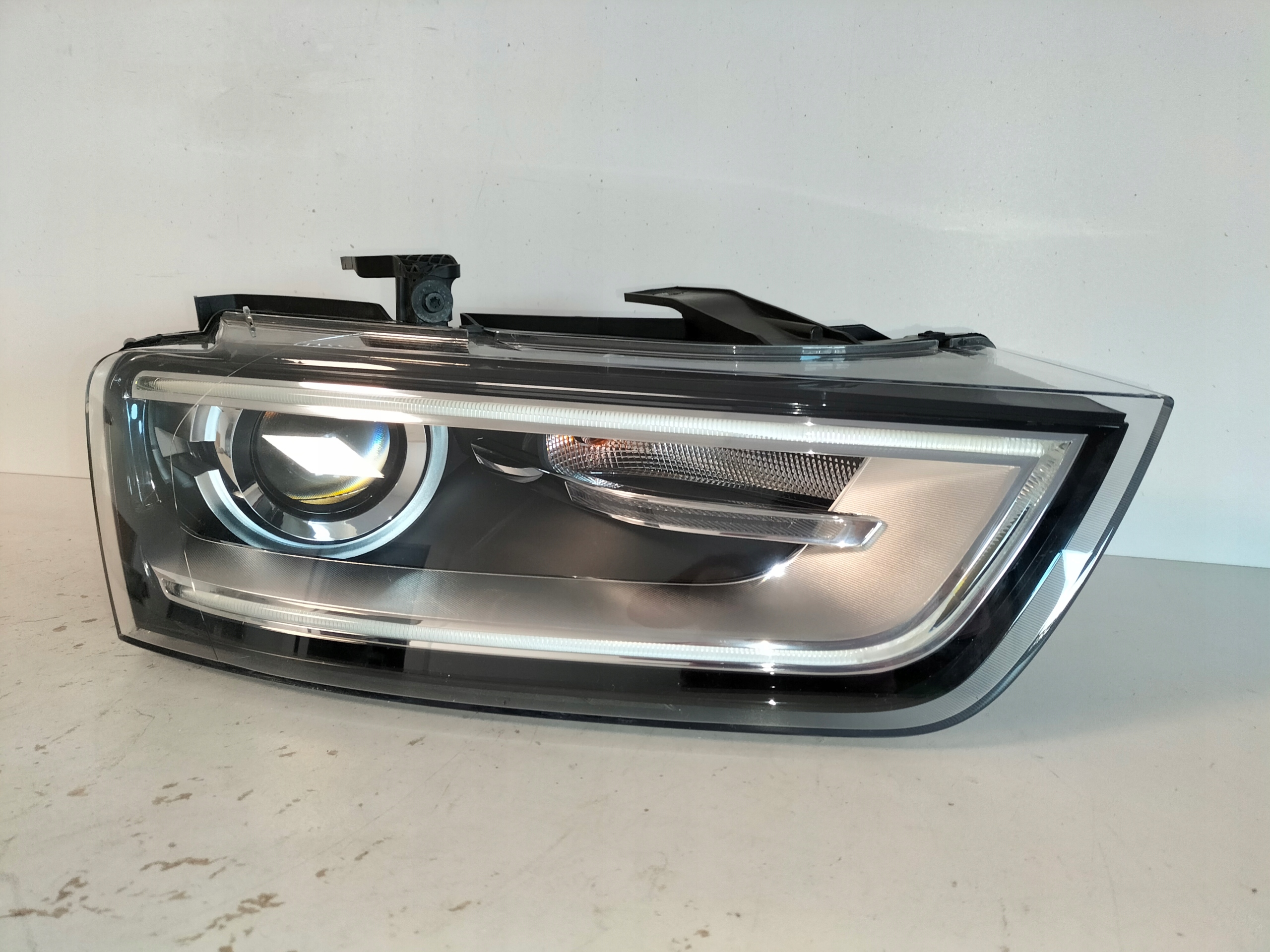 light front reflektor right AUDI Q3 8U 11-15 XENON
