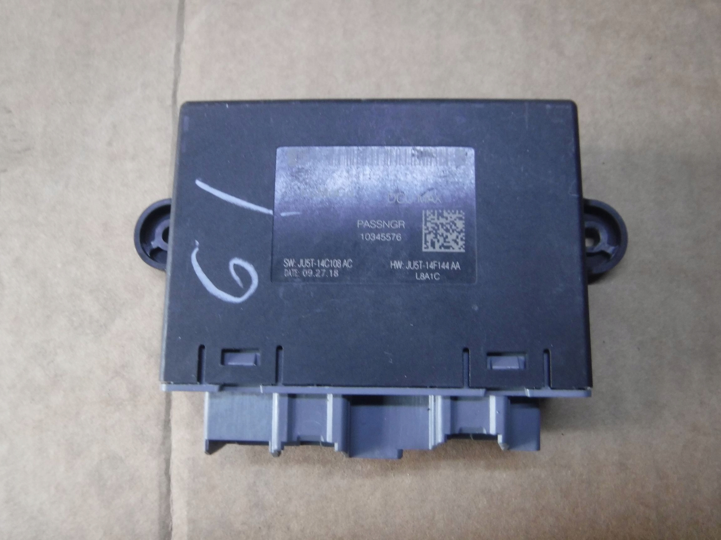 MODUŁ DRZWI PRAWY PRZÓD FORD FUSION USA JU5T-14B533-AC