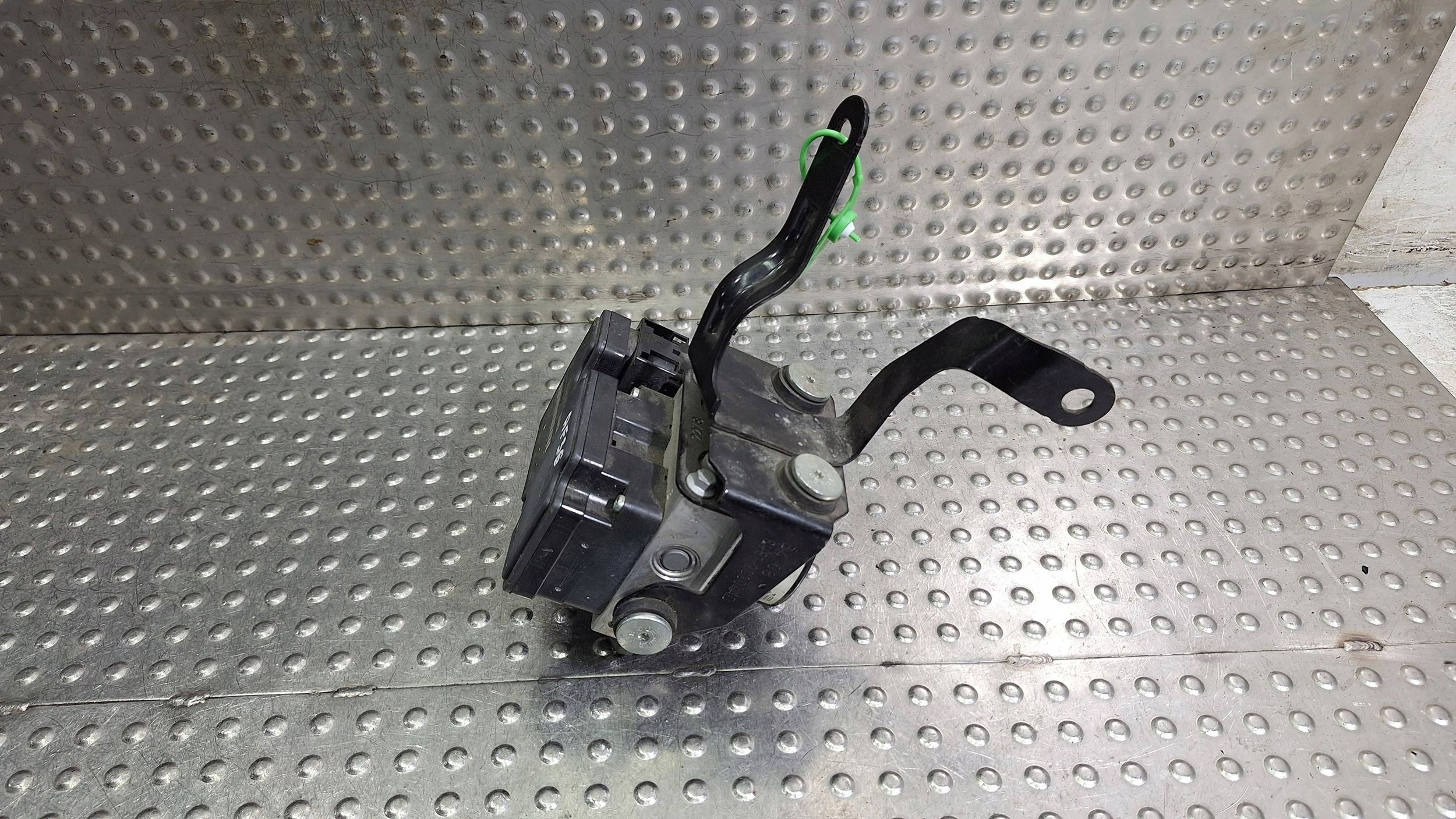 pump control unit ABS 8V512M110AD 06.2109-5581.3 FORD FIESTA MK7