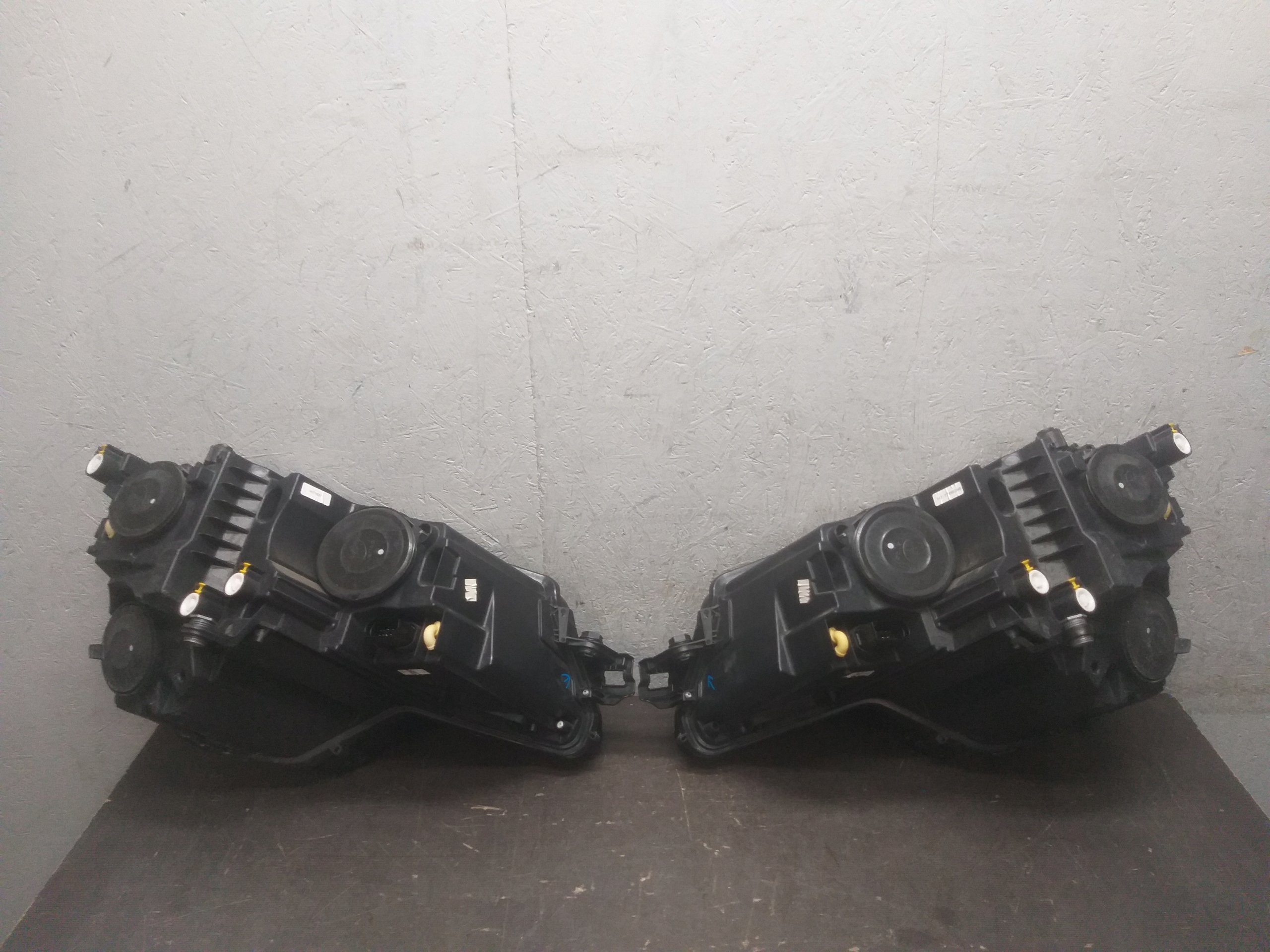 light lights front right left SKODA KAROQ 57B941016A 57B941015A