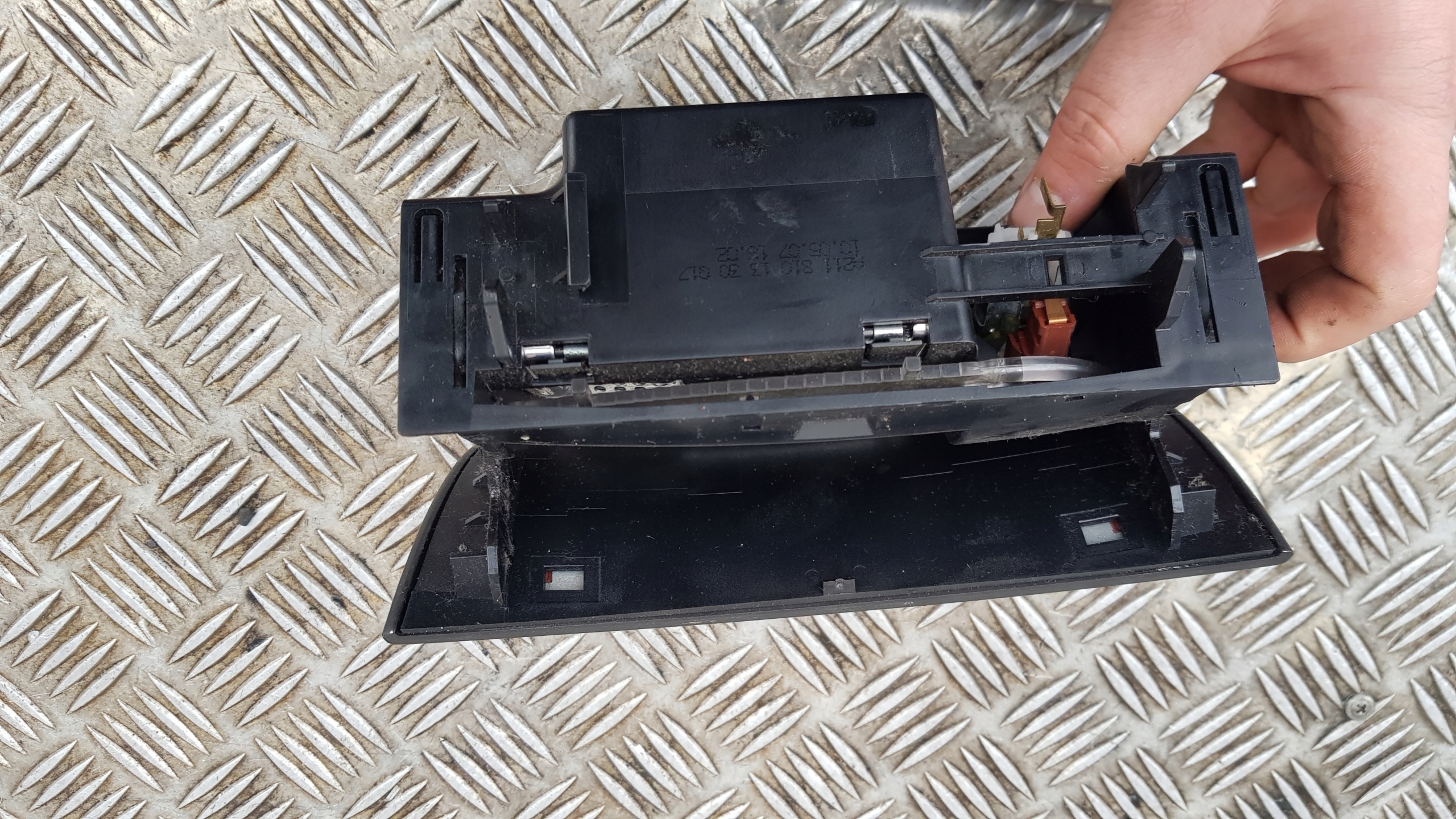 MERCEDES W211 ashtray passenger compartment wood