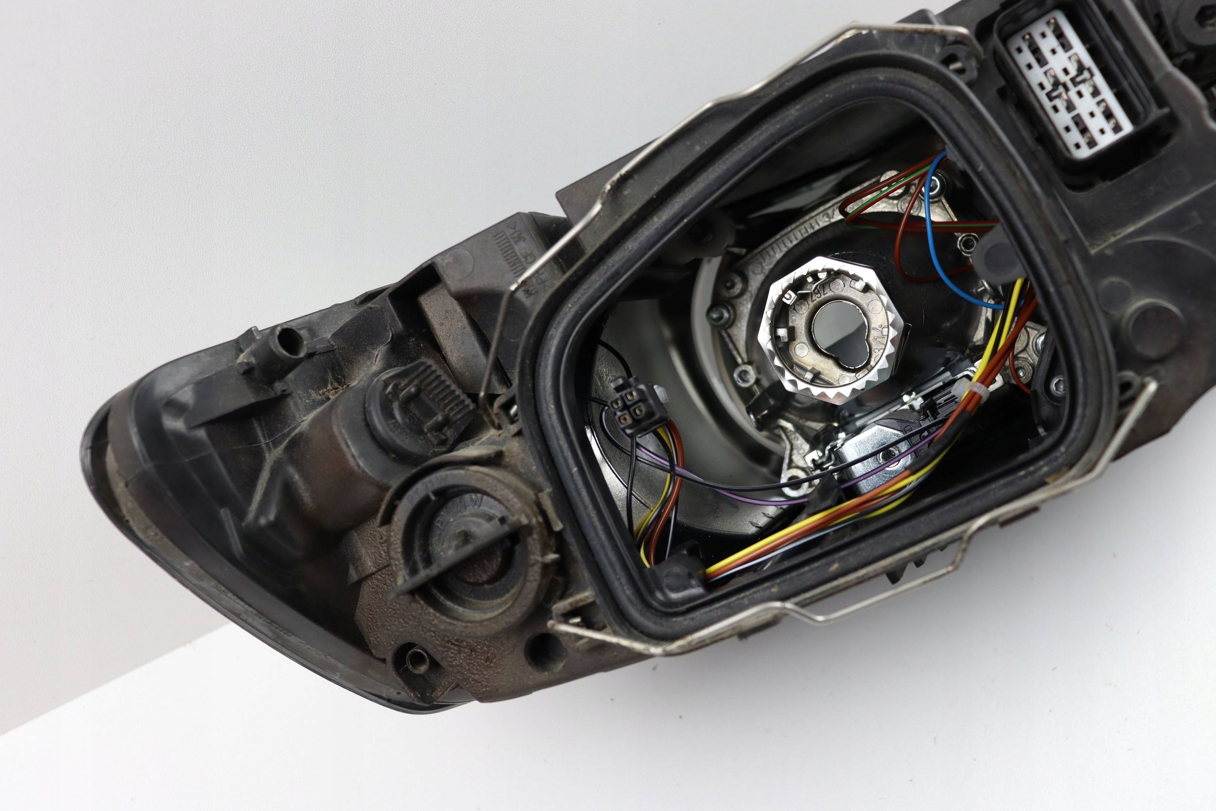 VOLVO V50 LIFT light front left front XENON 0301237271 31299587 EUROPA