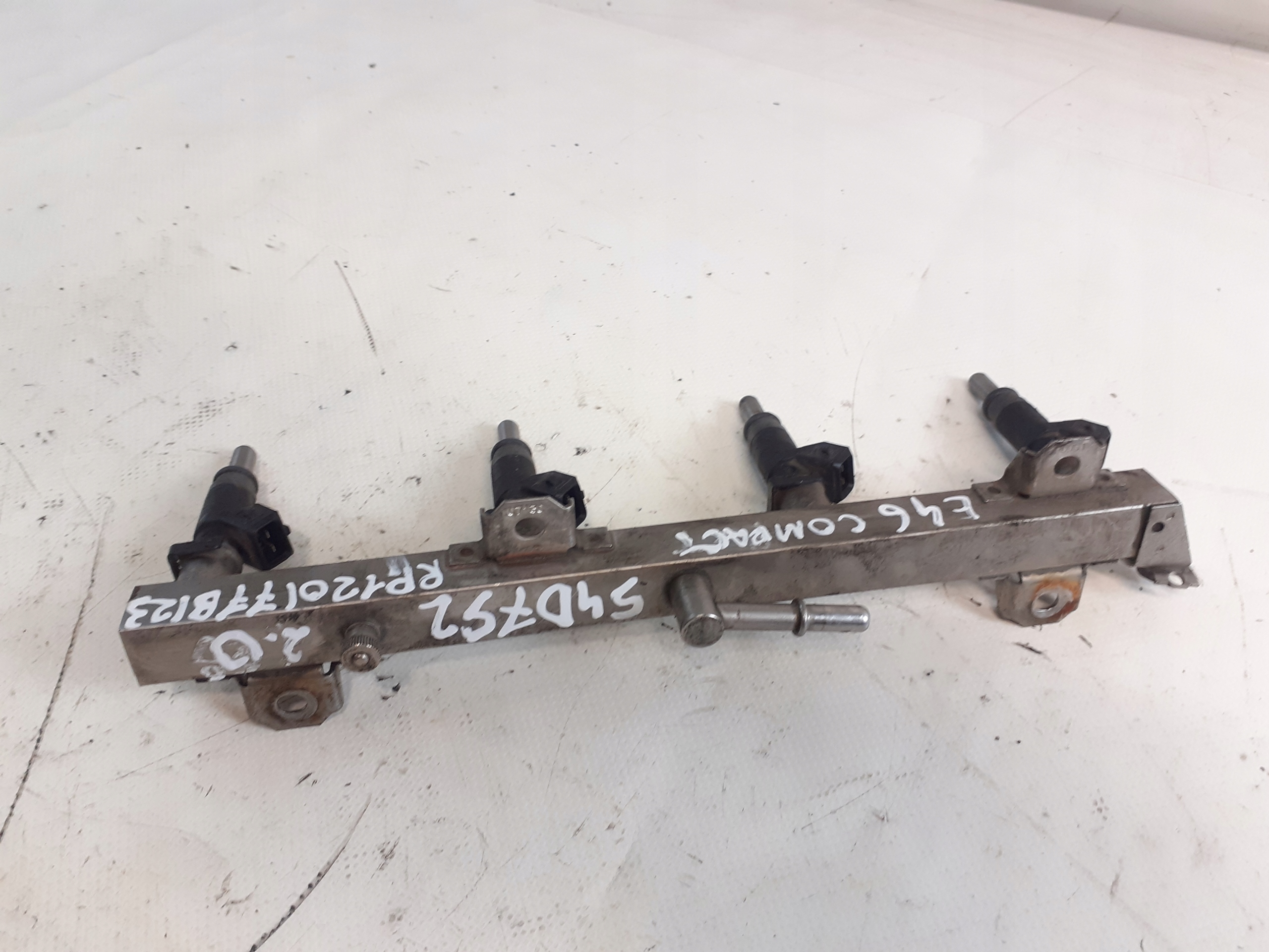 Kraftstoffverteiler Einspritzleiste BMW E46 COMPACT 318ti