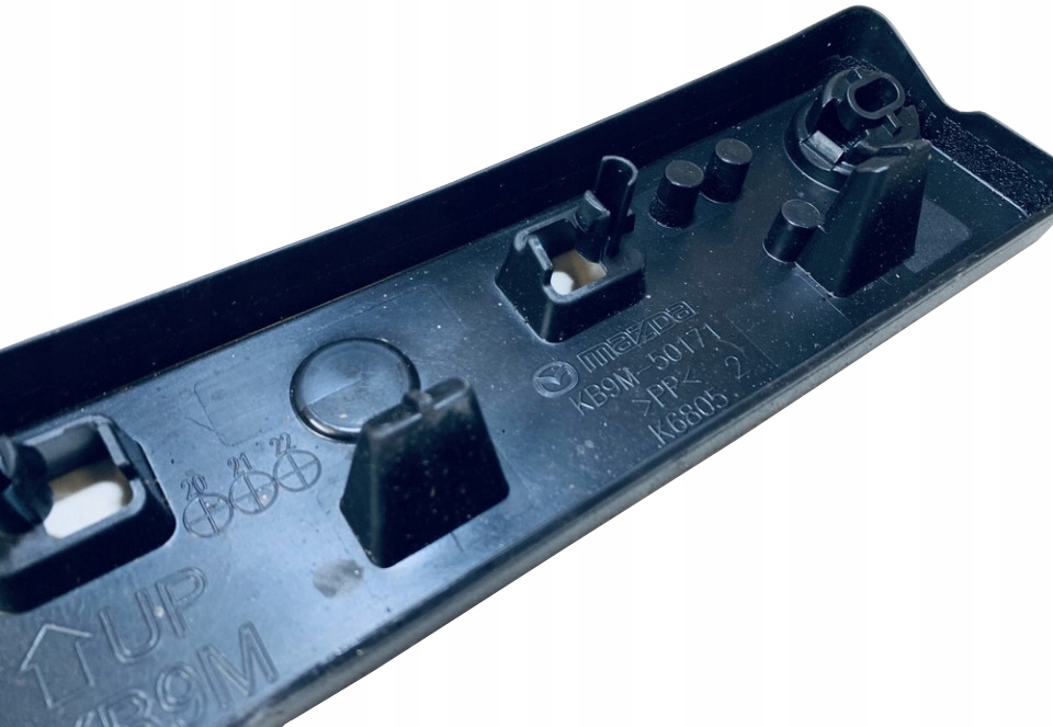 PODSTAWA TABLICY REJESTRACYJNEJ PRZÓD MAZDA CX-5 KF 2017- USA ORYGINAŁ Stan opakowania oryginalne