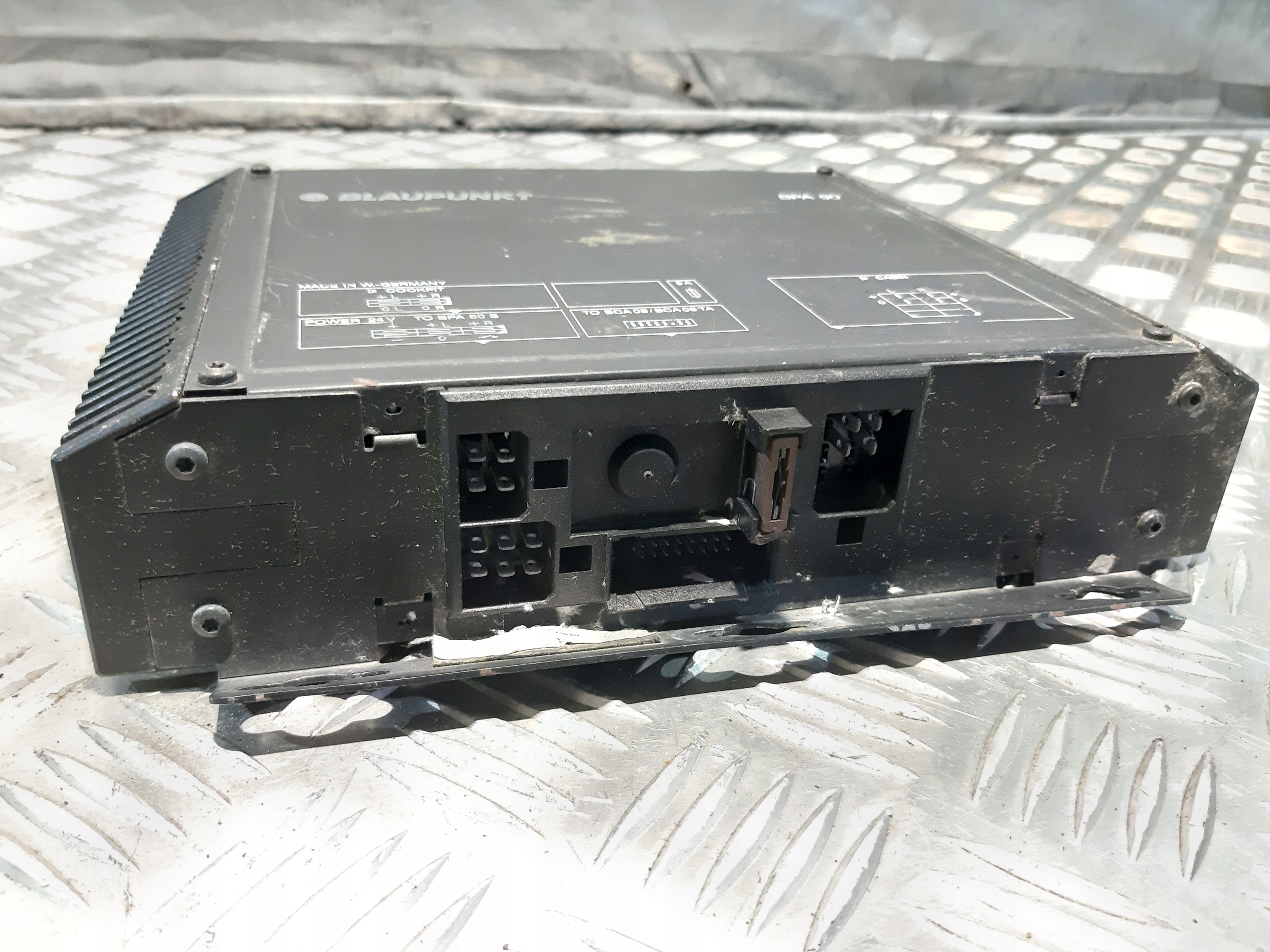 amplifier AUDIO BLAUPUNKT BPA 80 24V 7 607 808 010