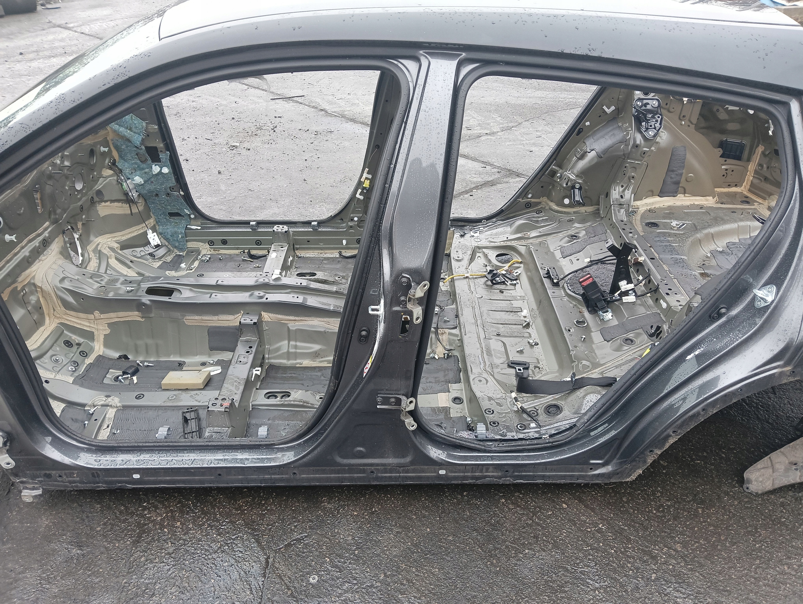 threshold left pillar central TOYOTA C-HR (2016-2019) KOD LAKIERU 2NB