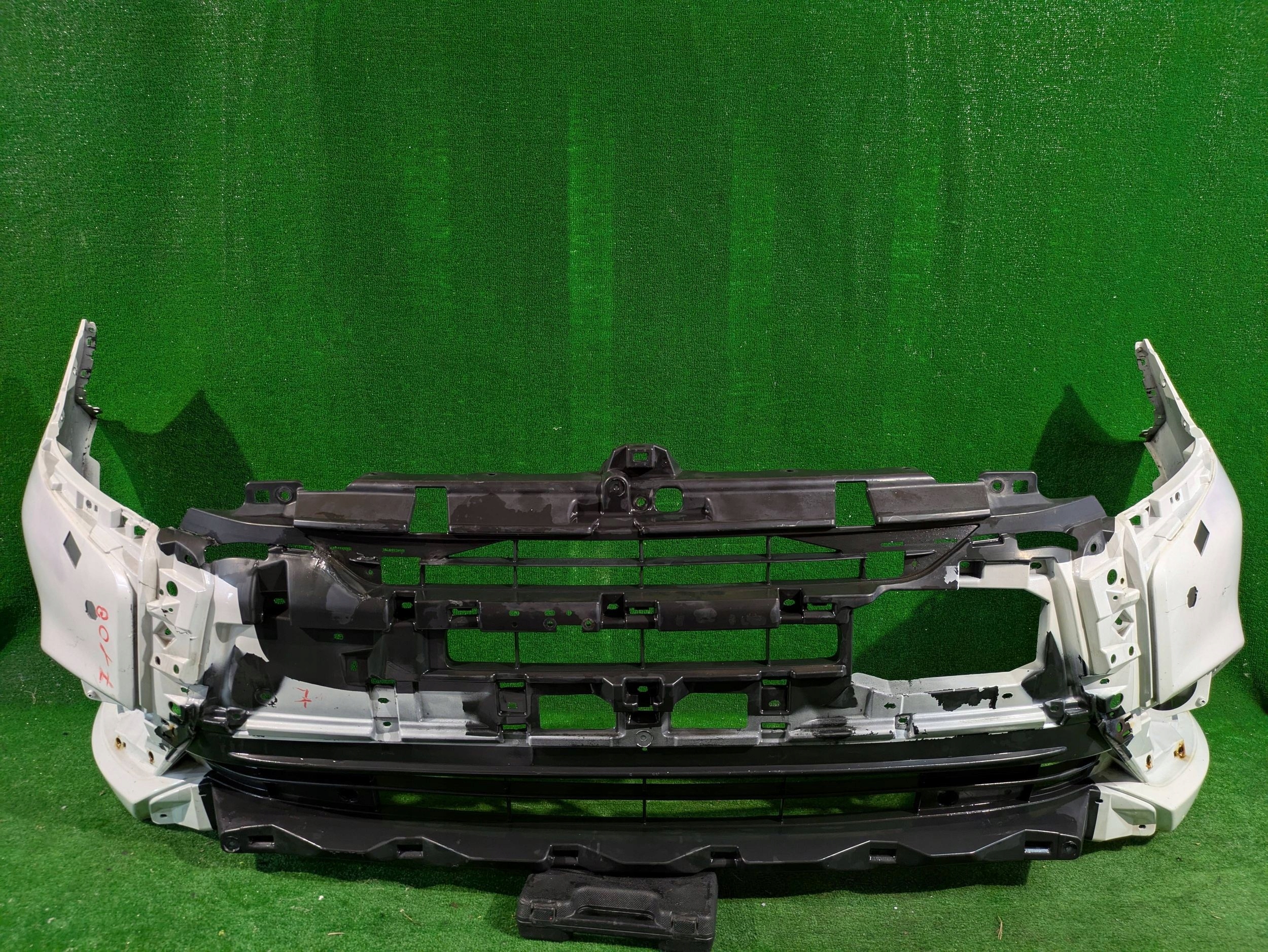 front bumper front MITSUBISHI OUTLANDER III LIFT 15- NR.7108
