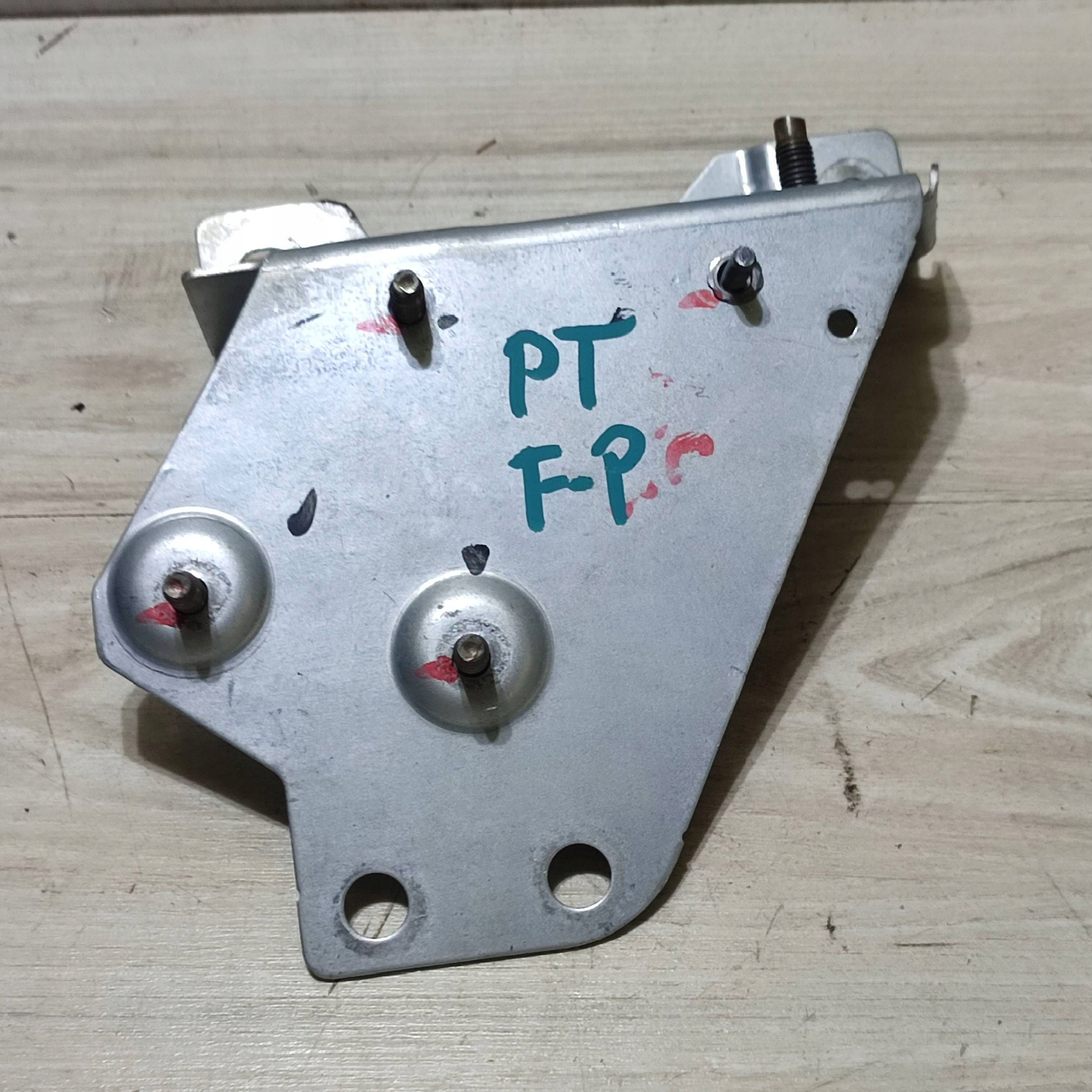 holder boot rear part side right Jaguar F-Pace HK83612D27AF