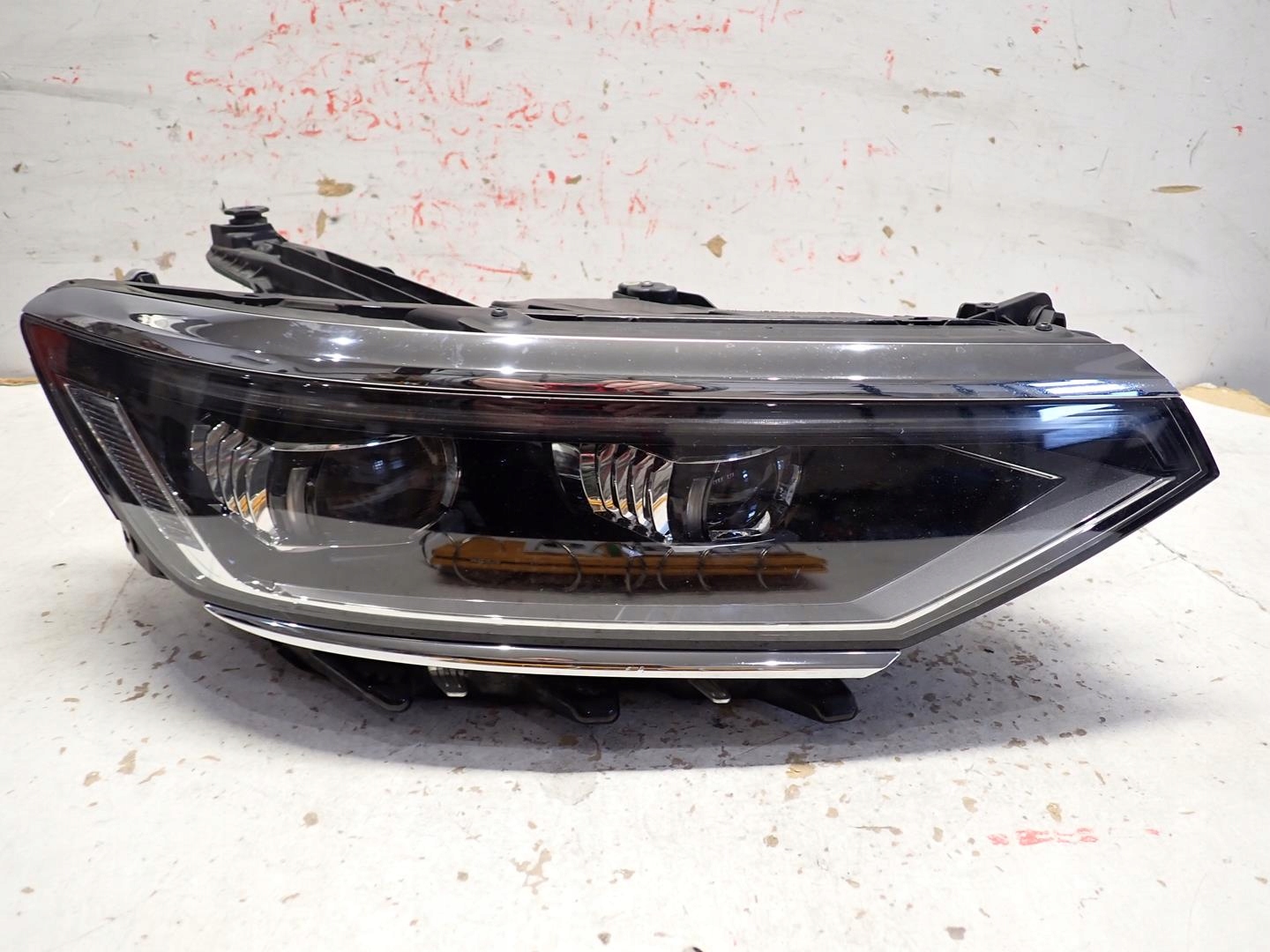 light front front right VW PASSAT B8 LIFT 2019- 3G1941082P