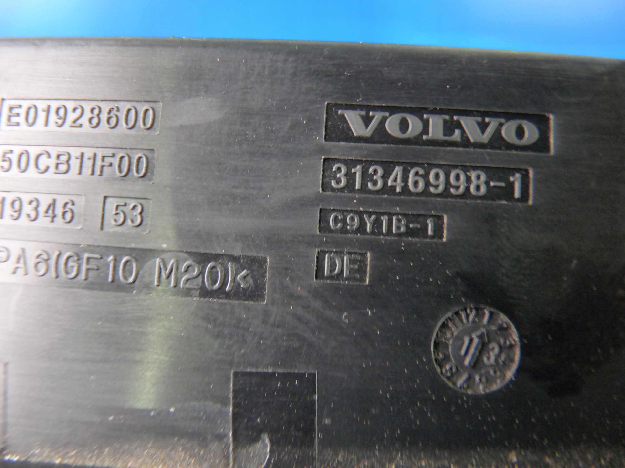 VOLVO V40 II Module fusibles
