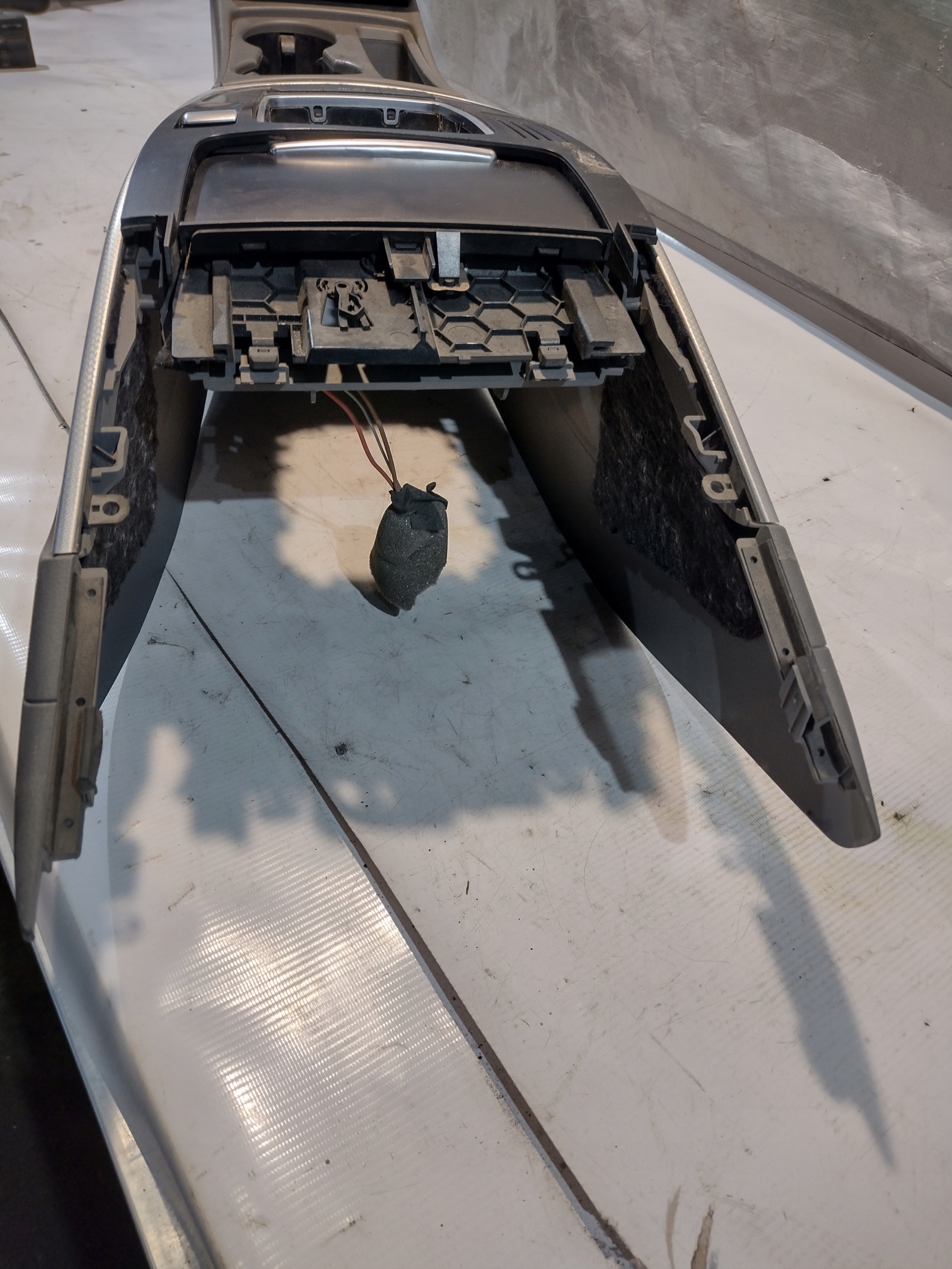 Tunel central armrest Audi A4 B8 ANGLIK OE 8K0864981