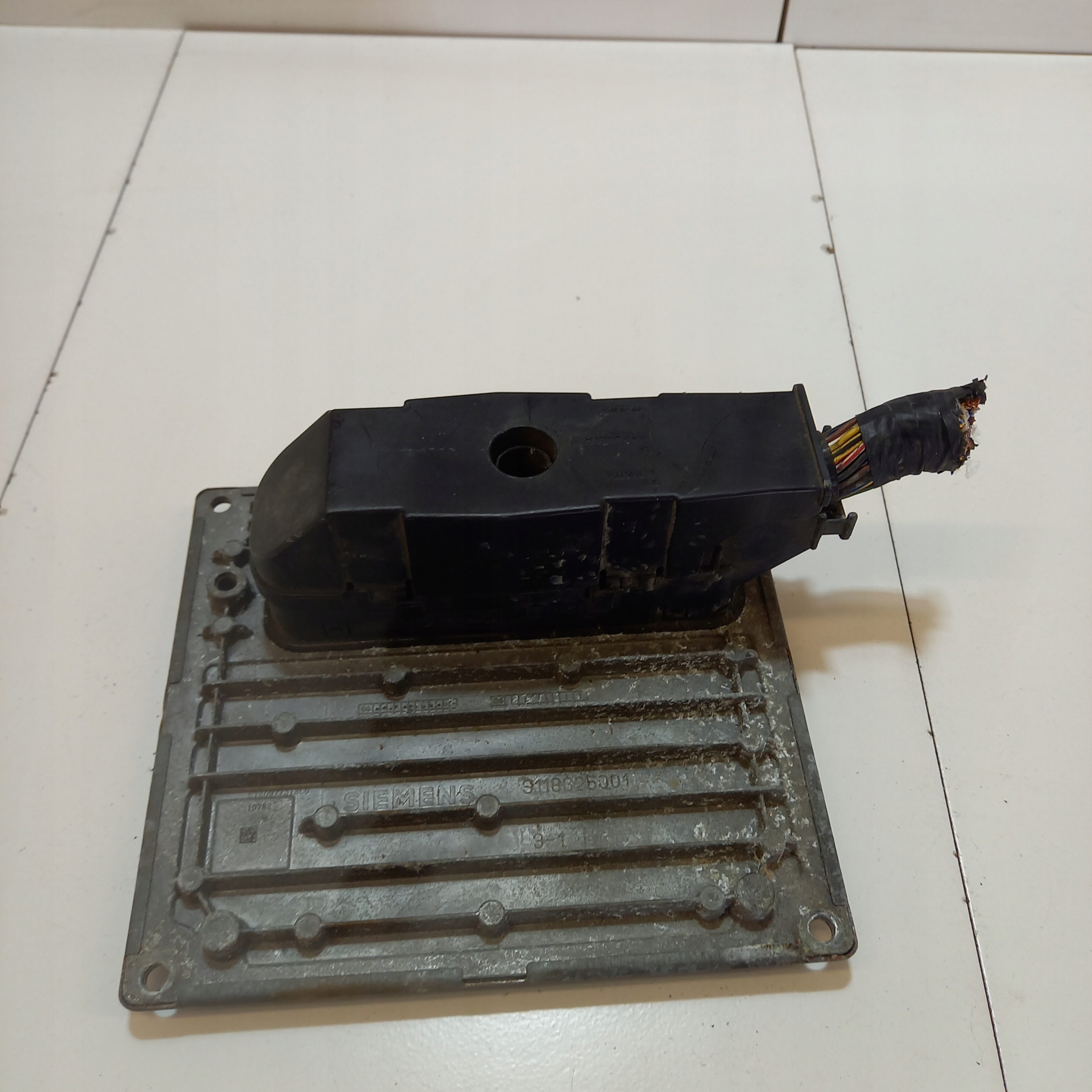 computer module control unit FORD FIESTA MK 6 6S6112A650GC