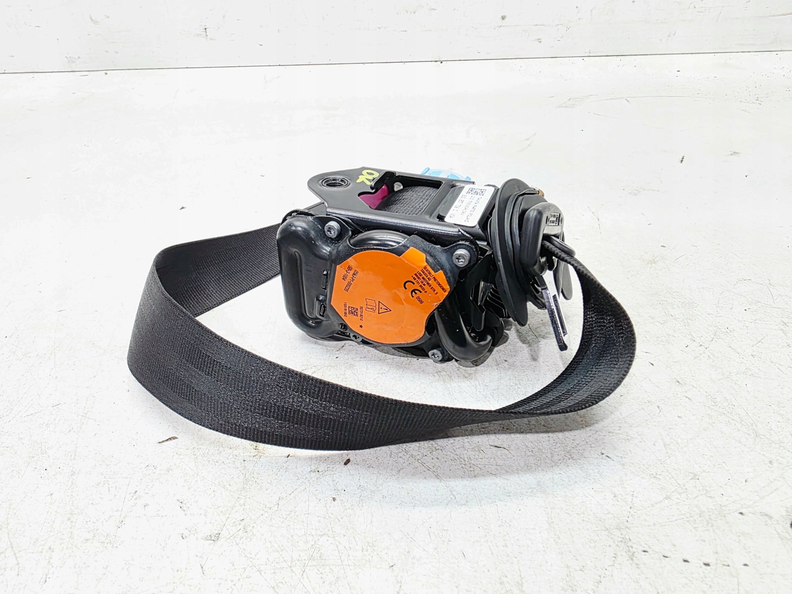 tension belt safety right front AUDI Q3 8U 8U0857706C
