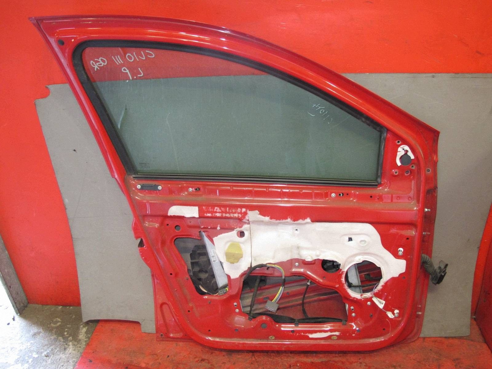 RENAULT CLIO 3 III HB 5D door left front front red OV727 0V727