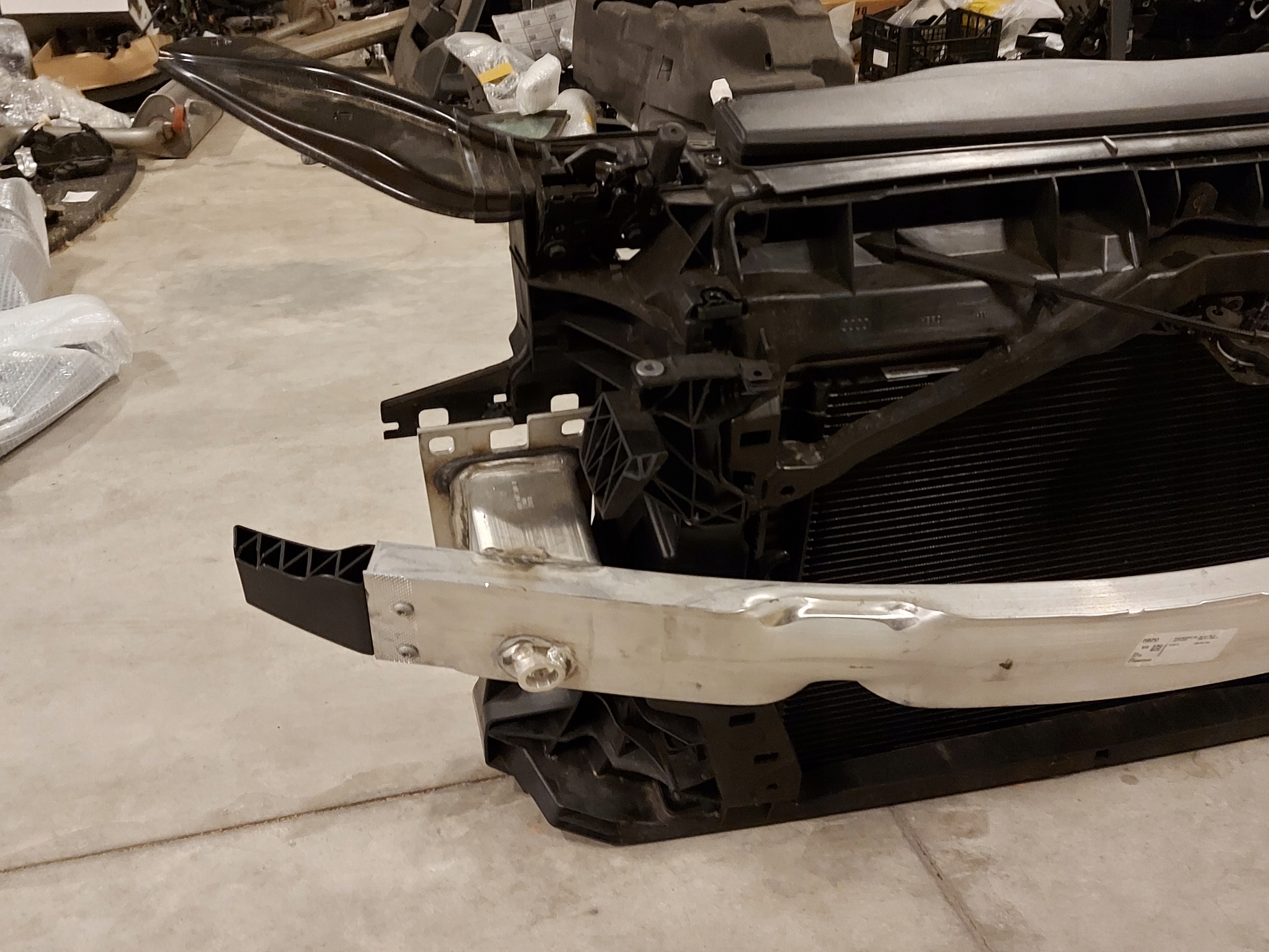 AUDI TT Wzmocnienie pas chłodnice 8S 2021R TFSI Numer katalogowy części AUDI TT Wzmocnienie pas chłodnice 8S 2021R TFSI 2.0L