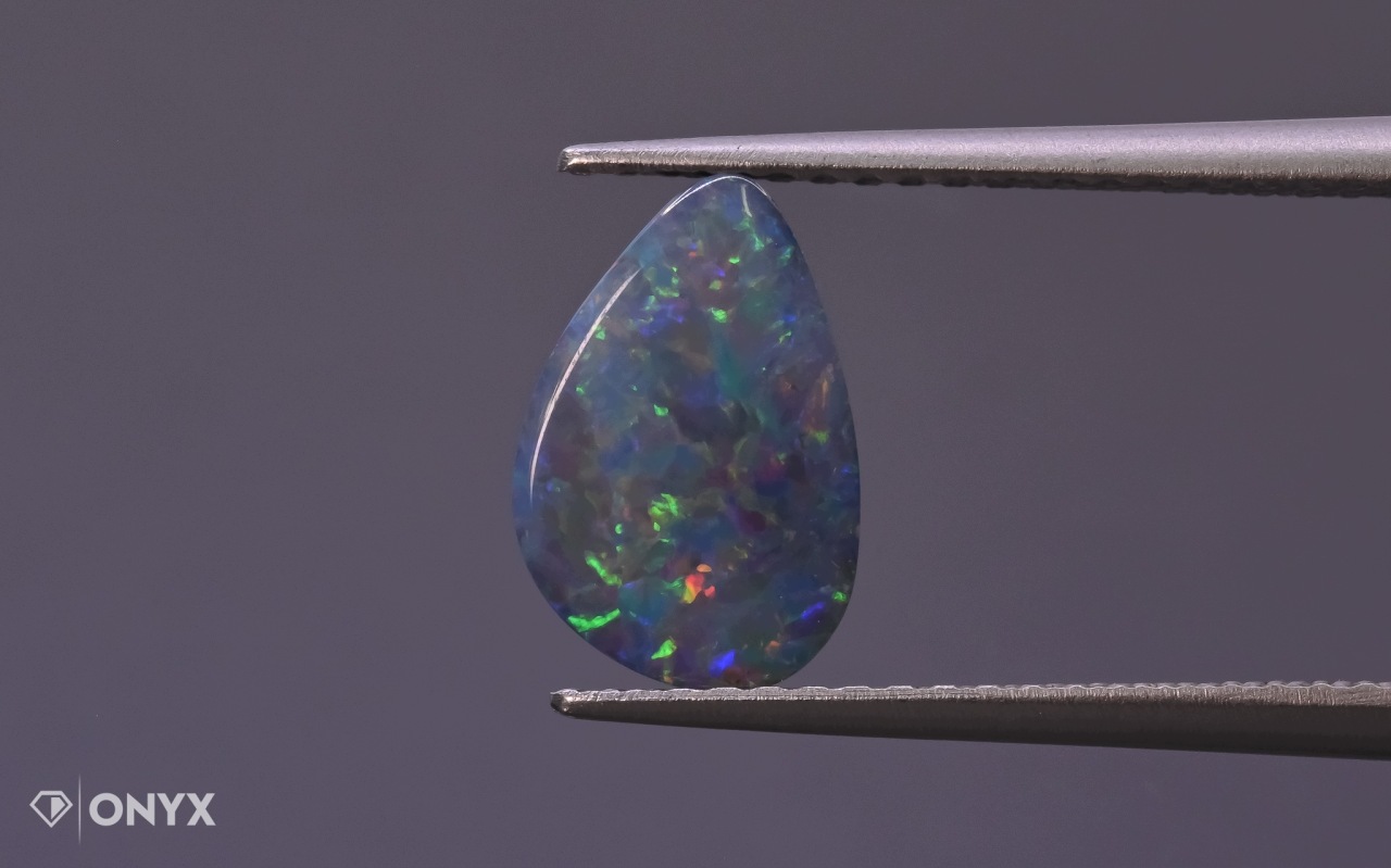 Australský opál, konvexní deska, nepravidelný dublet 10x6,5 mm