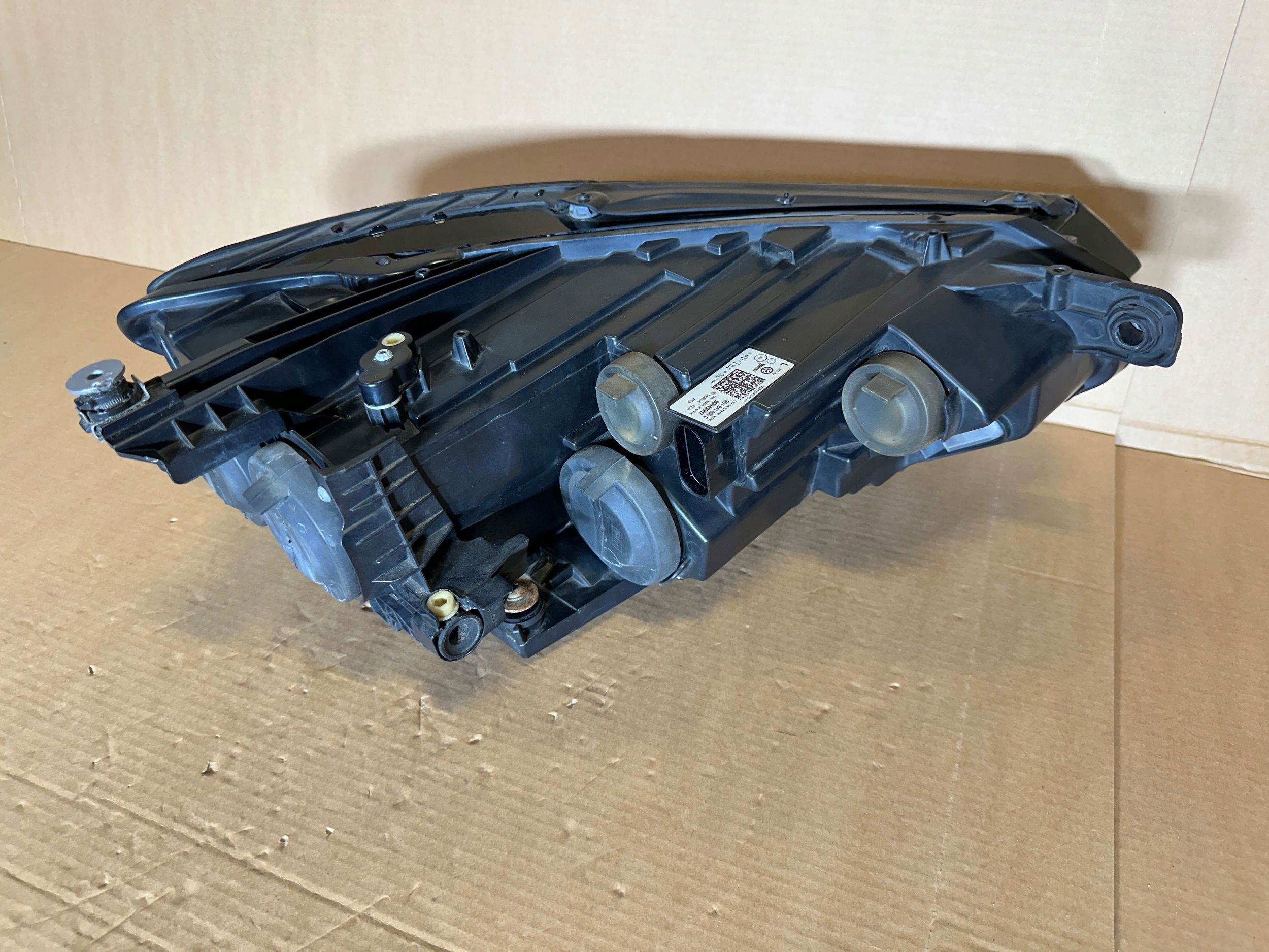 vw PASSAT B8 3G1 3G0 15-19r галогеновая фара левая передняя
