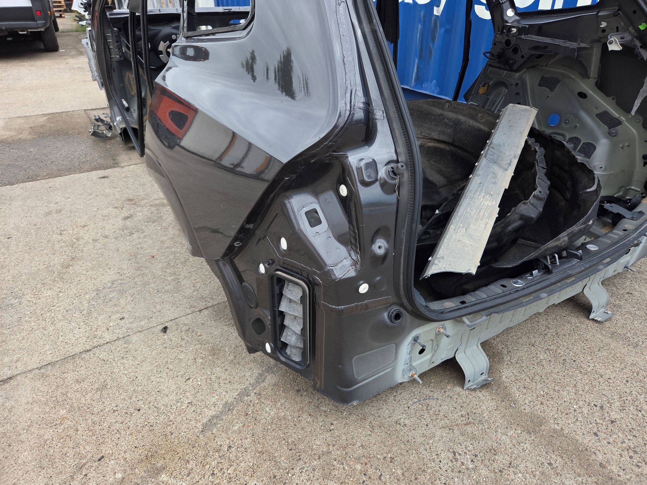 Volvo XC60 II rear part rear panel sump without roofs