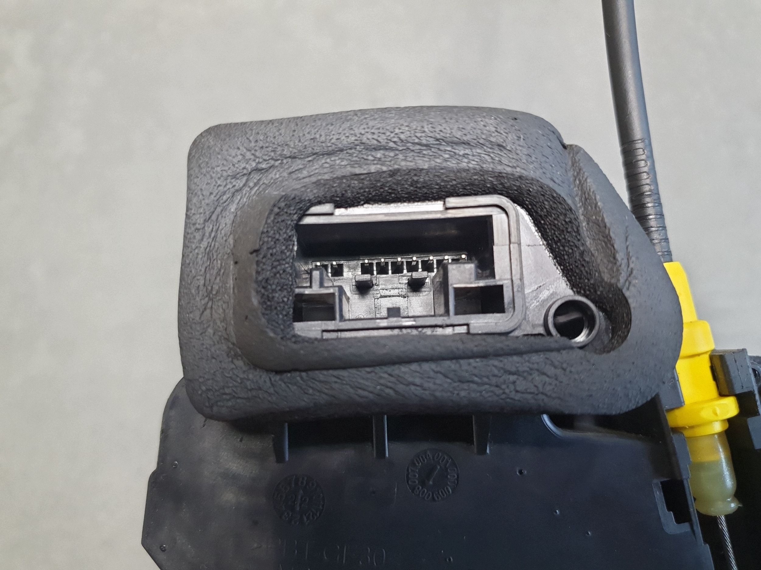 Audi SQ6 e-tron lock door rear left rear part 4K0839015P