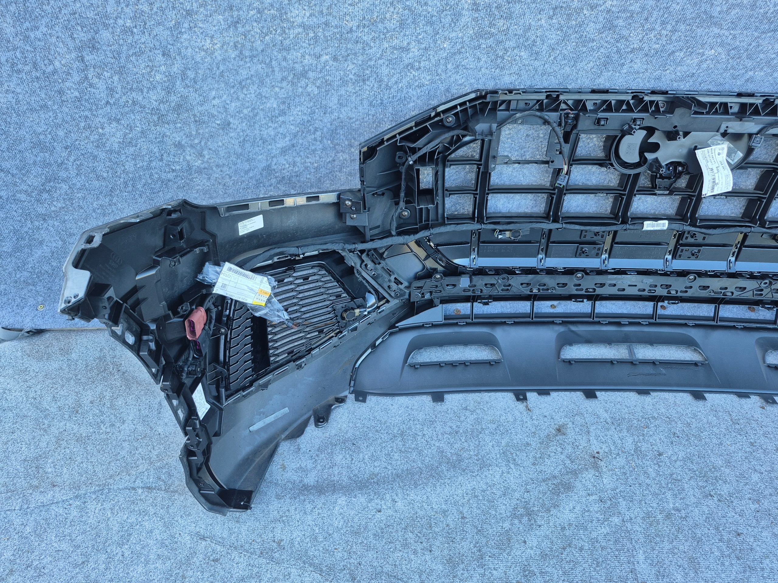 AUDI SQ8 Q8 S-LINE ZDERZAK PRZÓD 4M8 6x PDC INSTALACJA KAMERA Otwory na czujniki parkowania