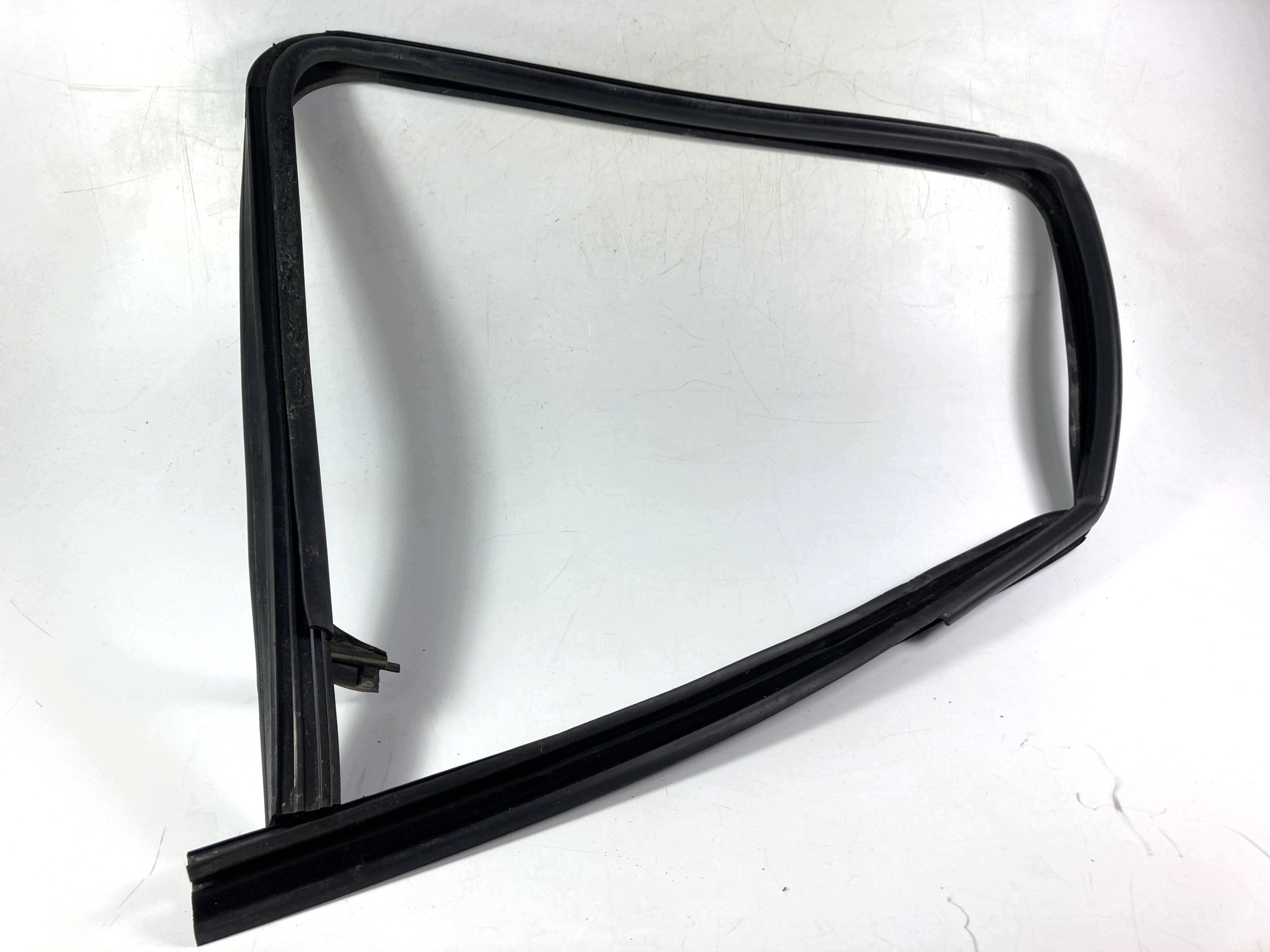 Jeep Wrangler JL gasket windows left front 2018-26