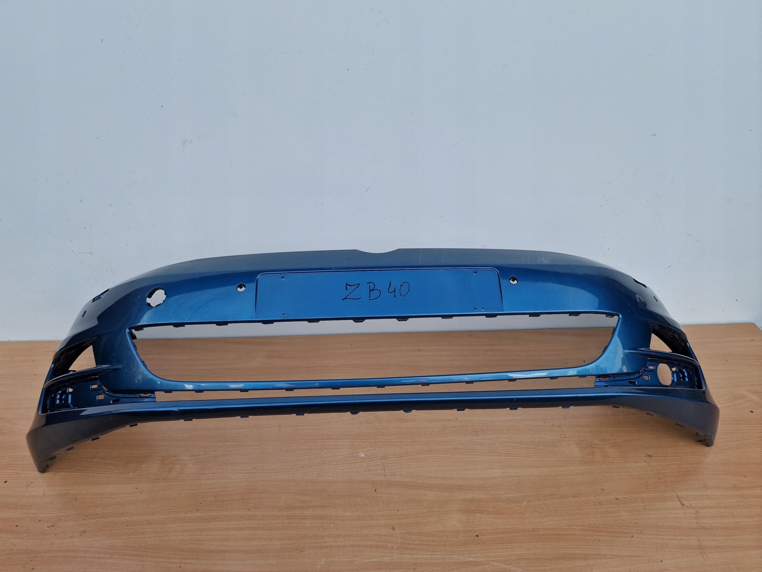 VW GOLF VII 7 5G bumper front 4 sensors washers