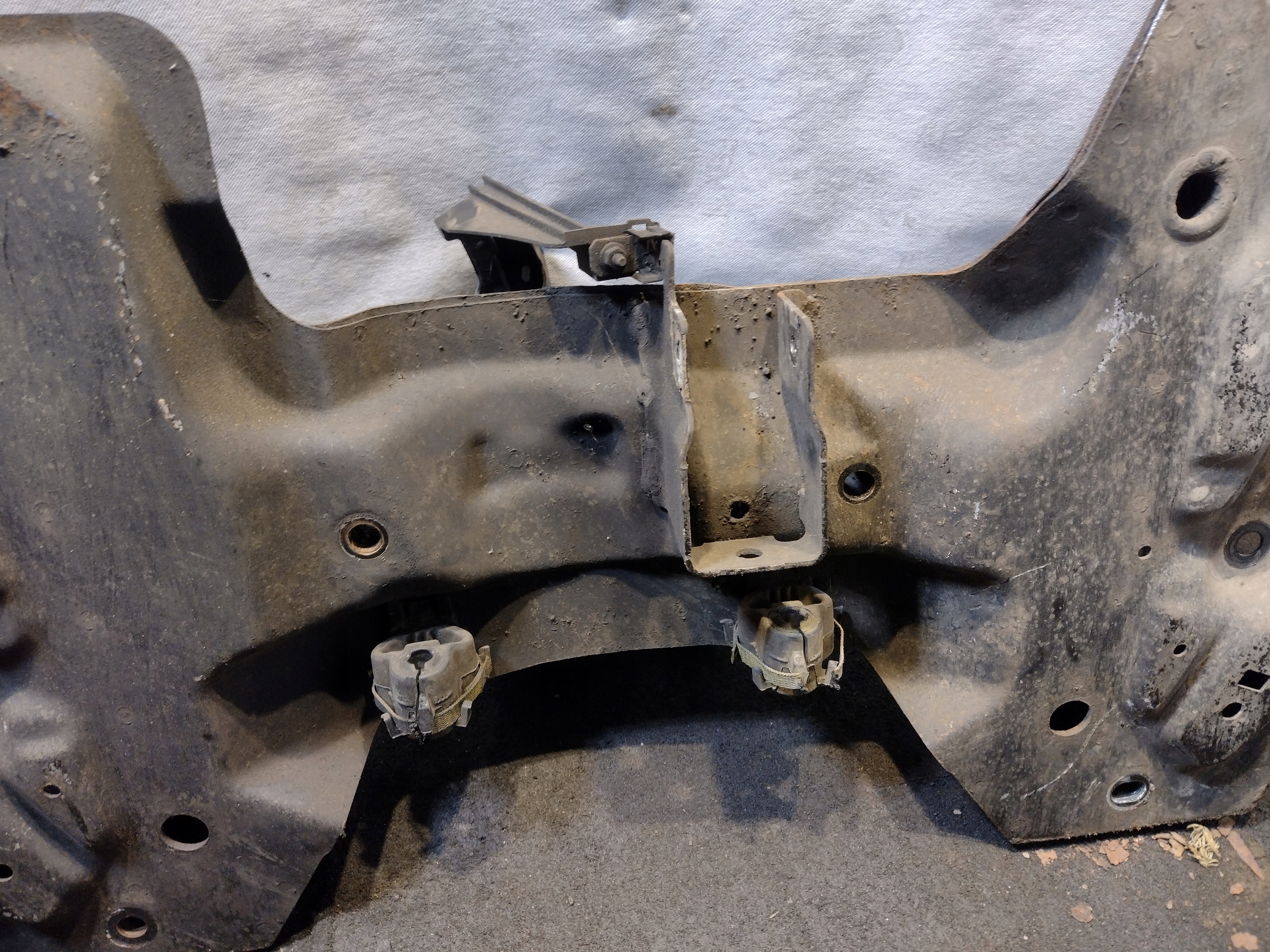 subframe axle beam front Citroen C-elysee II 2 1,6 Blue HDI