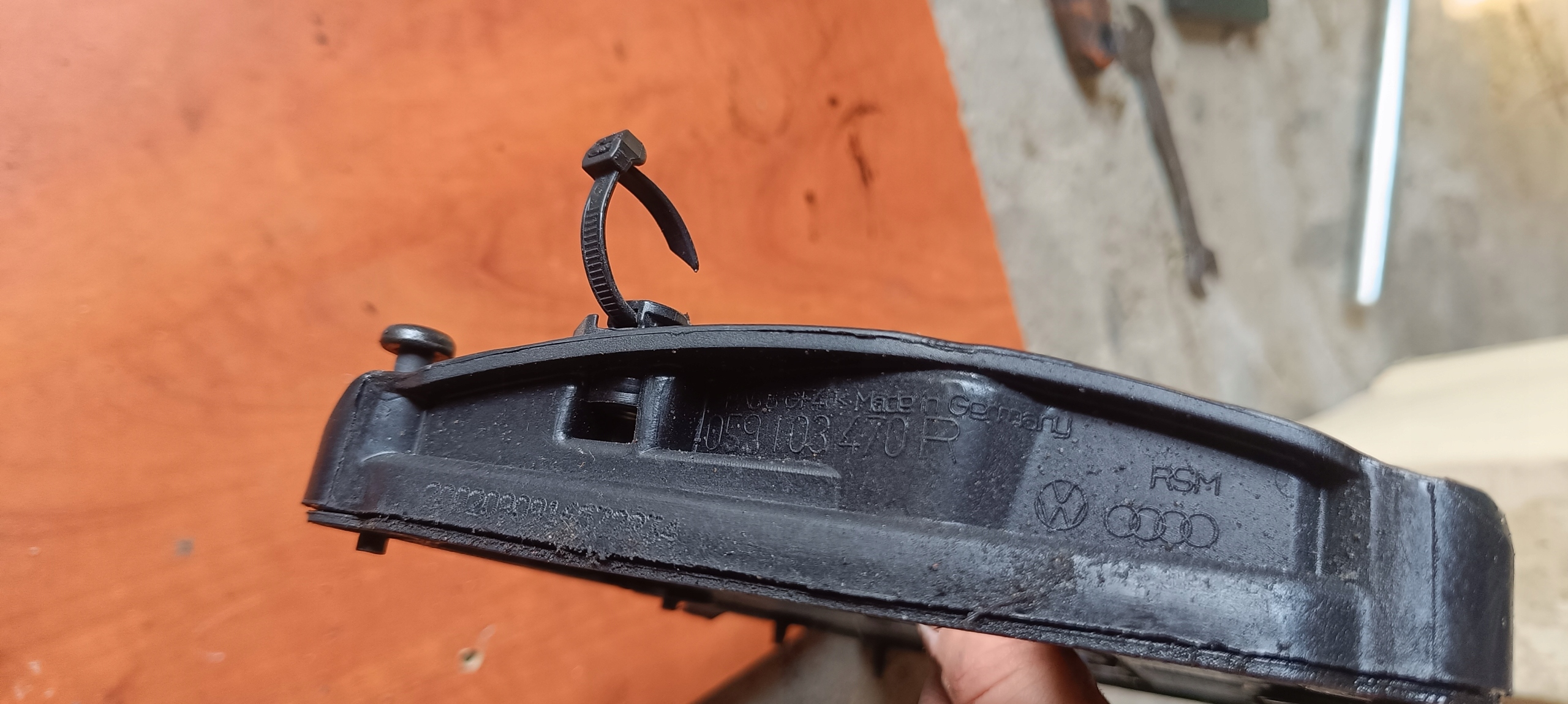 Abdeckung der Ventile AUDI Q7 4L 3.0 TDI 059103470R