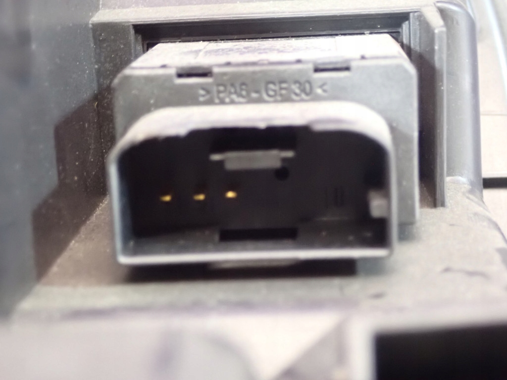 vw Golf V 03-09 бардачок пассажира 1K1857290