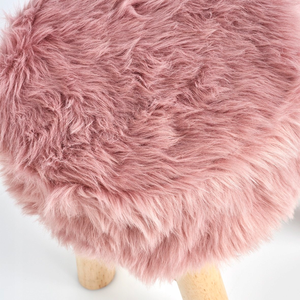 STOŁEK FUTRZANY MIĘKKI TABORET RÓŻOWE FUTRO ZELLER Materiał drewno