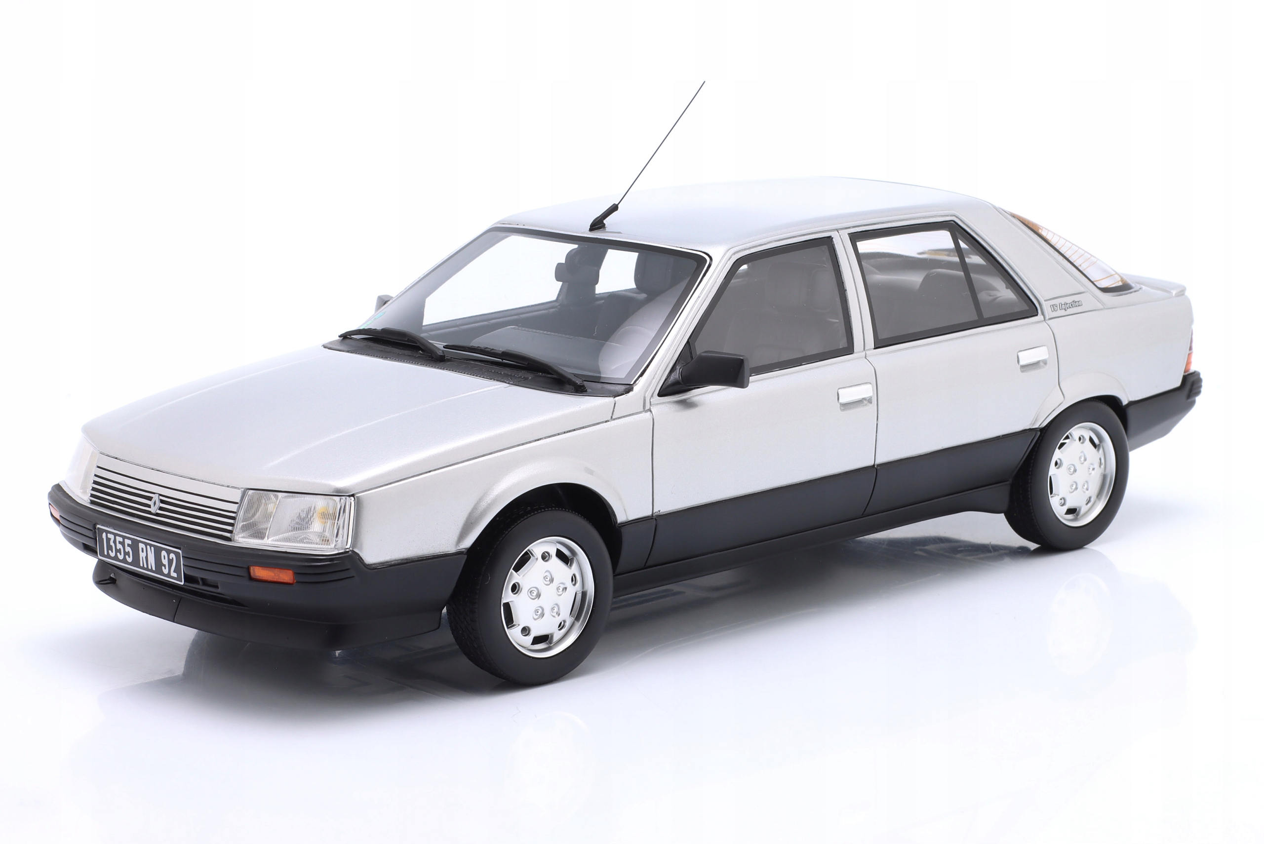 Renault 25 (R25) Phase 1 V6 Injection 1985 Silver Otto Mobile 1:18 OT1070
