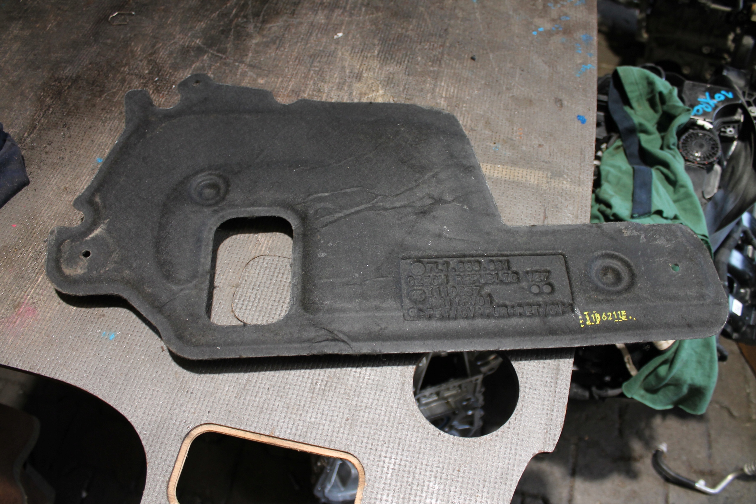 MATA soundproofing partition wall VW T6.1 7L1863931