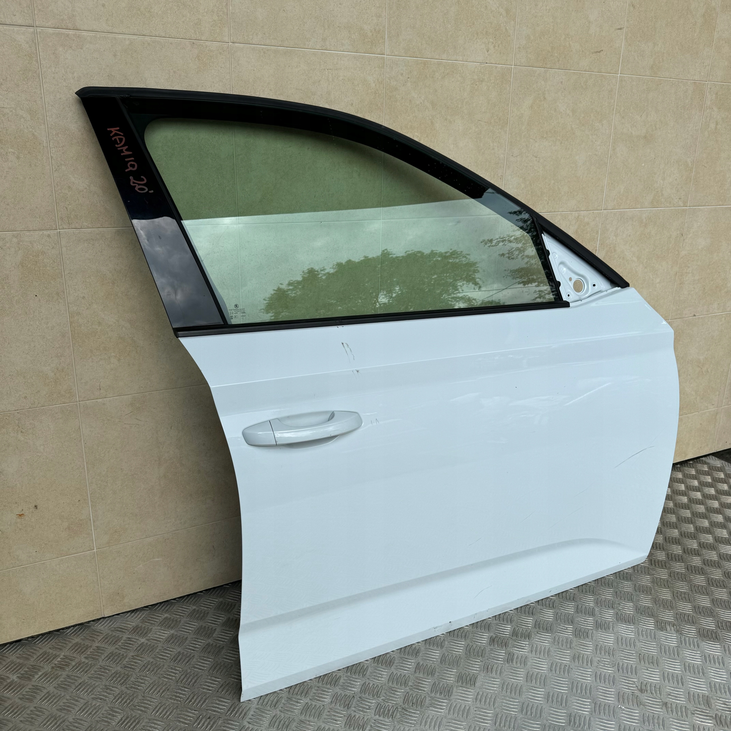 DOOR FRONT RIGHT SKODA KAMIQ 2020 ROK