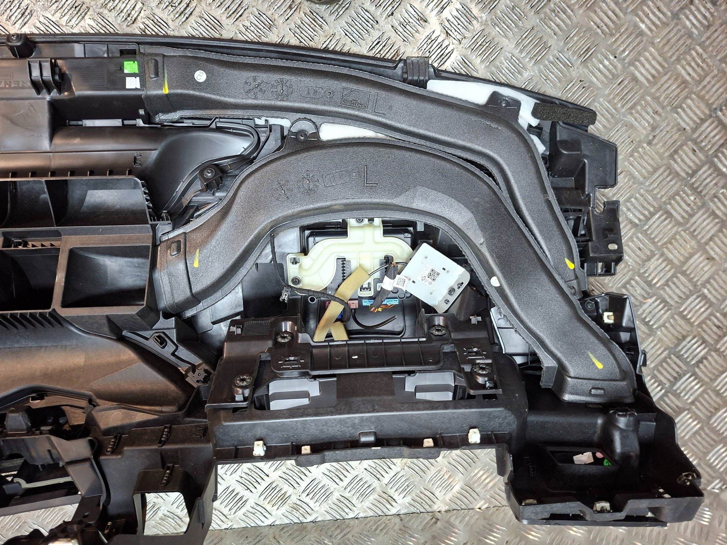 dashboard console 681009207R RENAULT CLIO V 2019