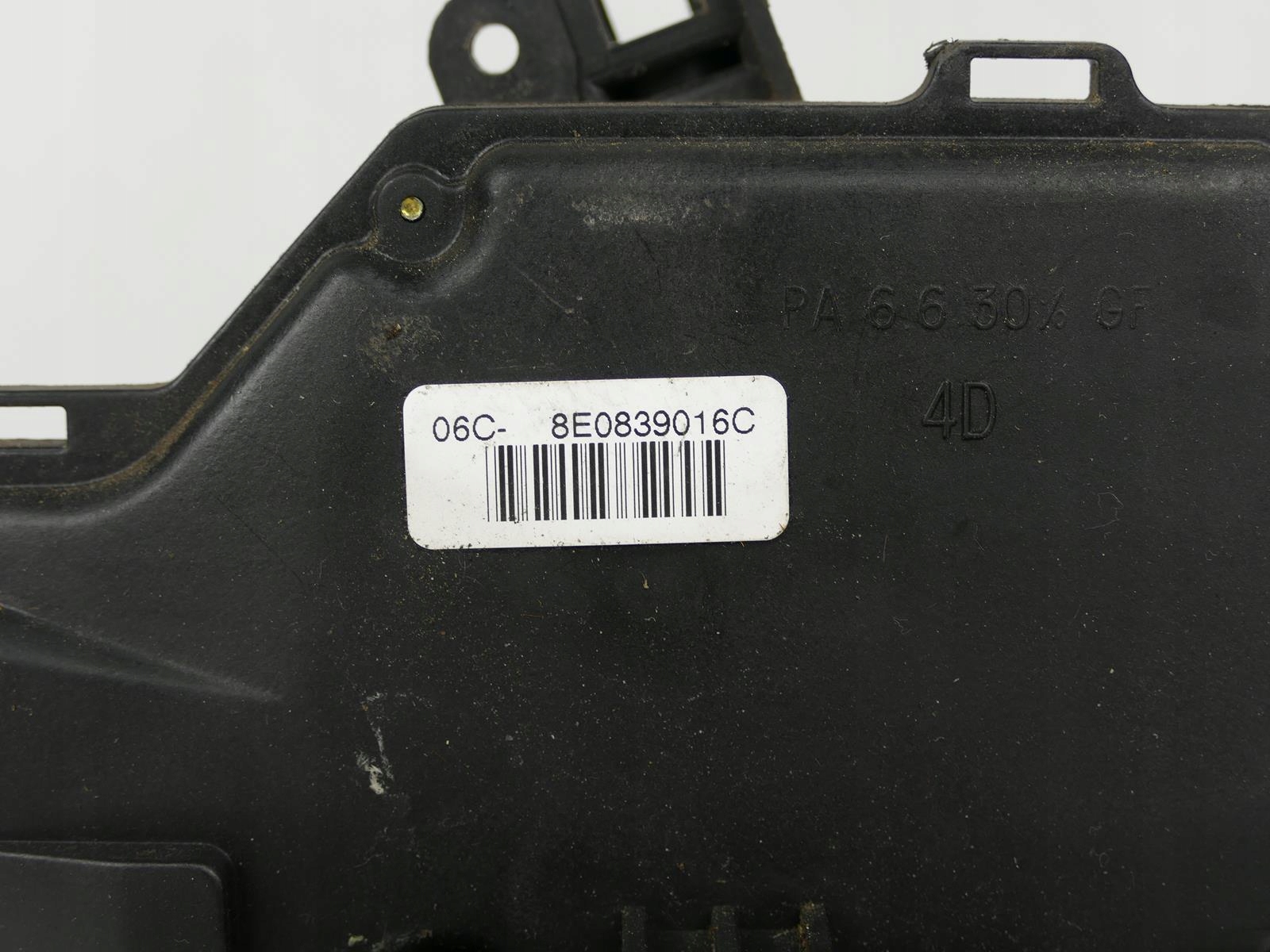 AUDI 80 B4 sedan lock door right rear part